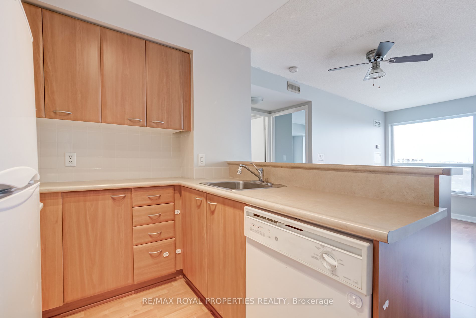 36 Lee Centre Drive, #1502