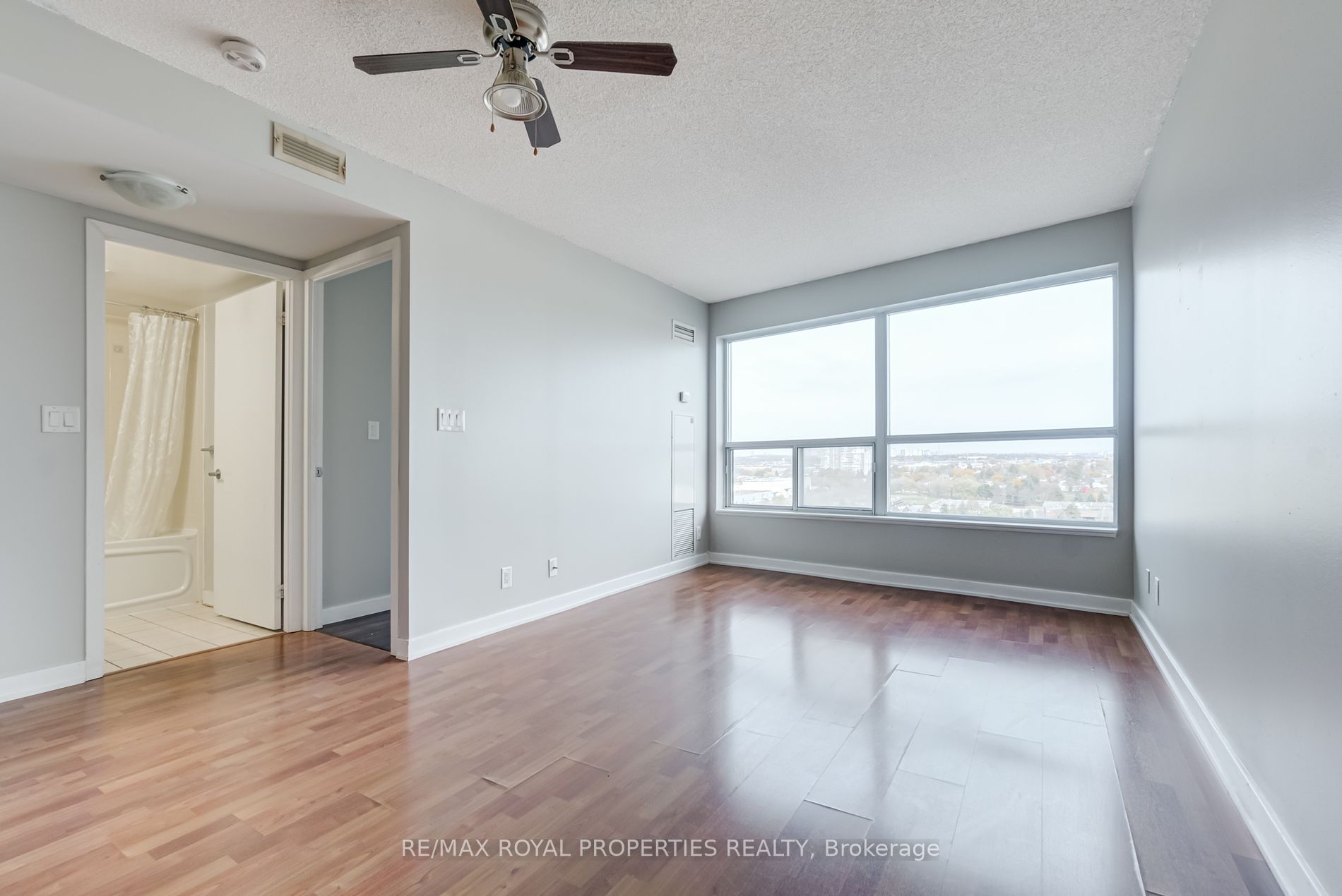 36 Lee Centre Drive, #1502