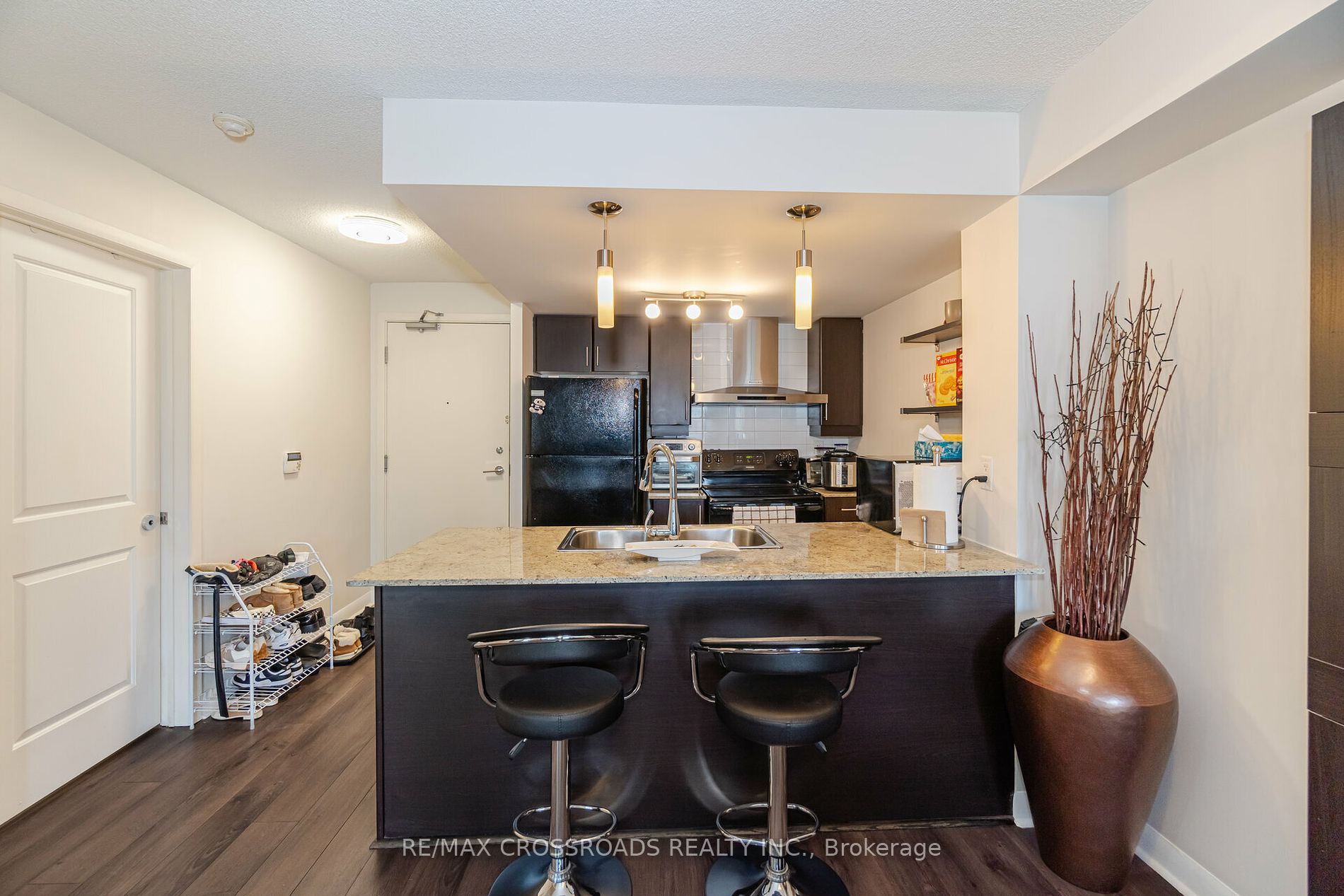 190 Borough Dr, #809