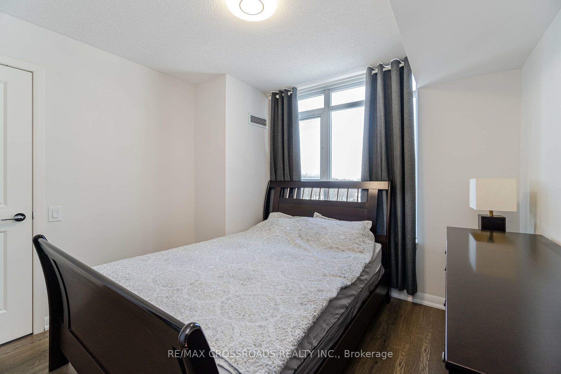 190 Borough Dr, #809