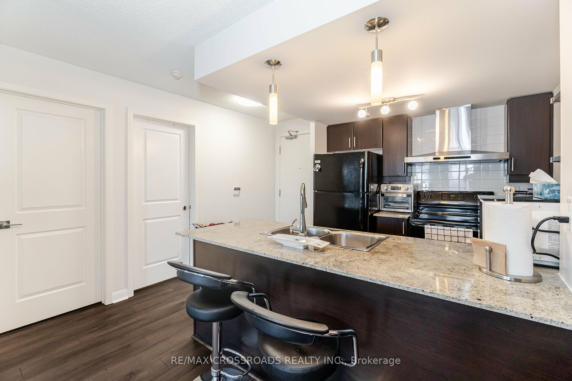 190 Borough Dr, #809