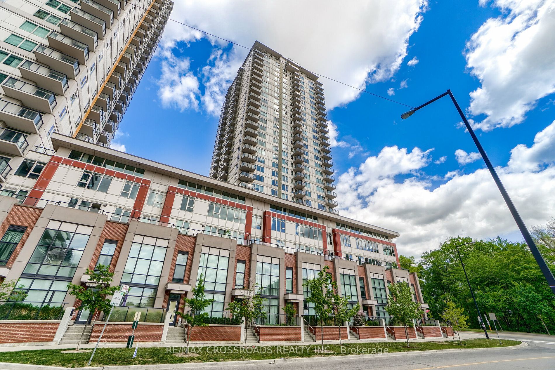 190 Borough Dr, #809