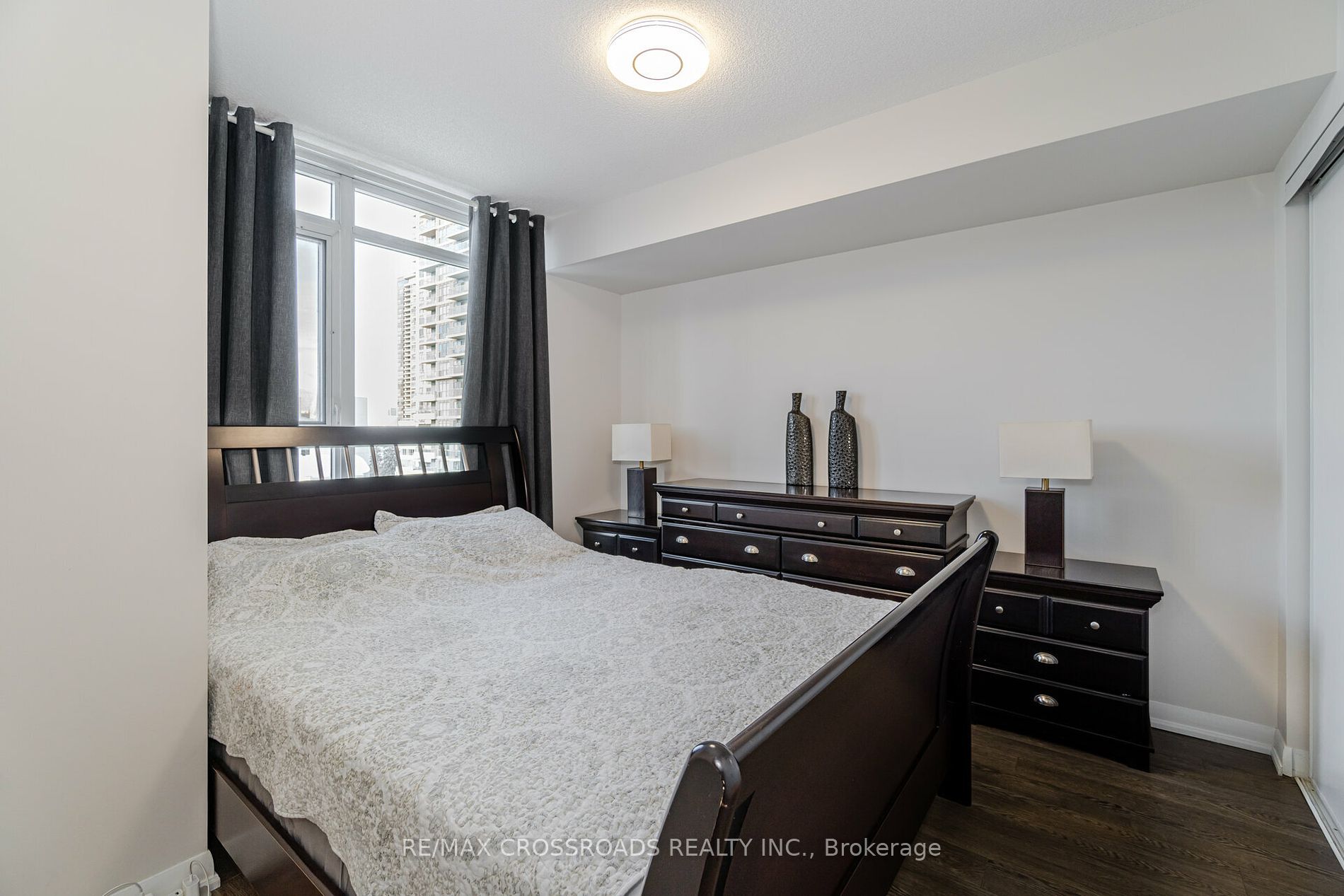 190 Borough Dr, #809