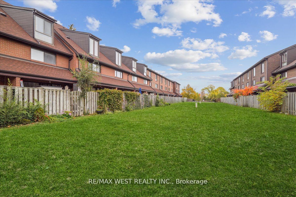 28 Livingston Rd, #75