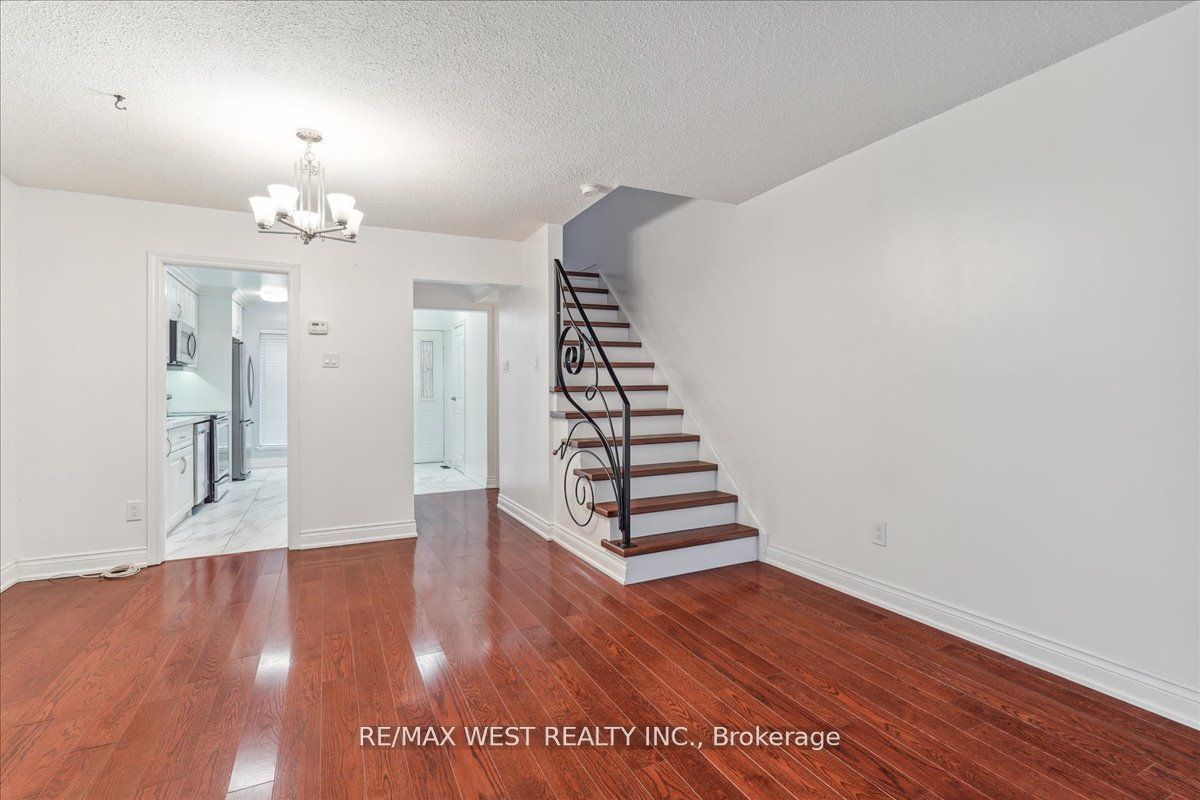 28 Livingston Rd, #75