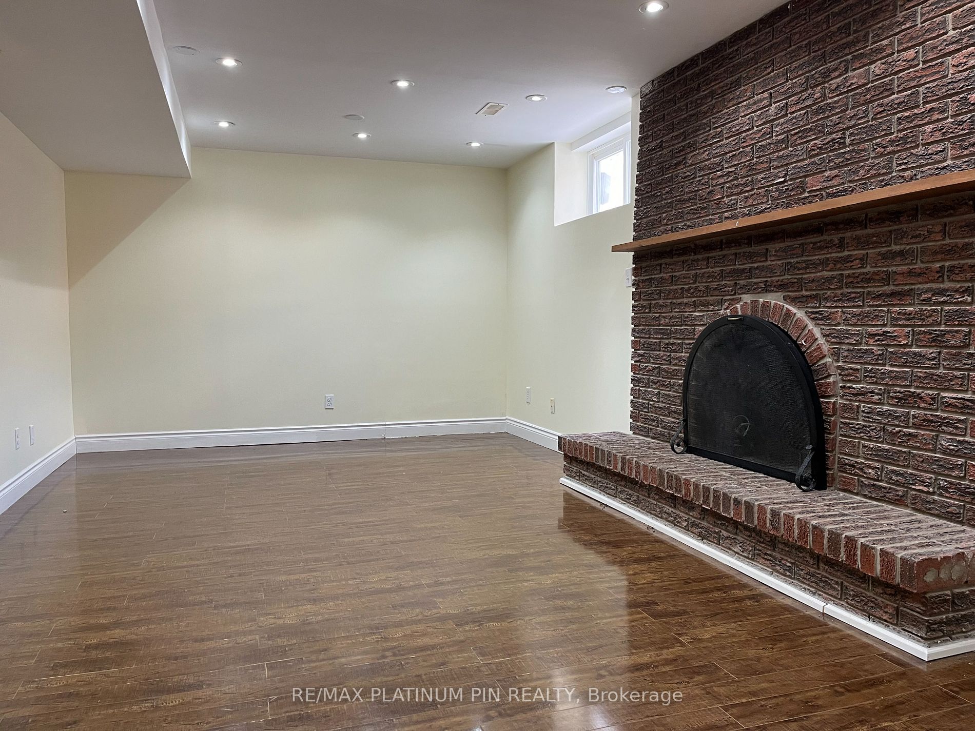 23 Heatherwood Rd