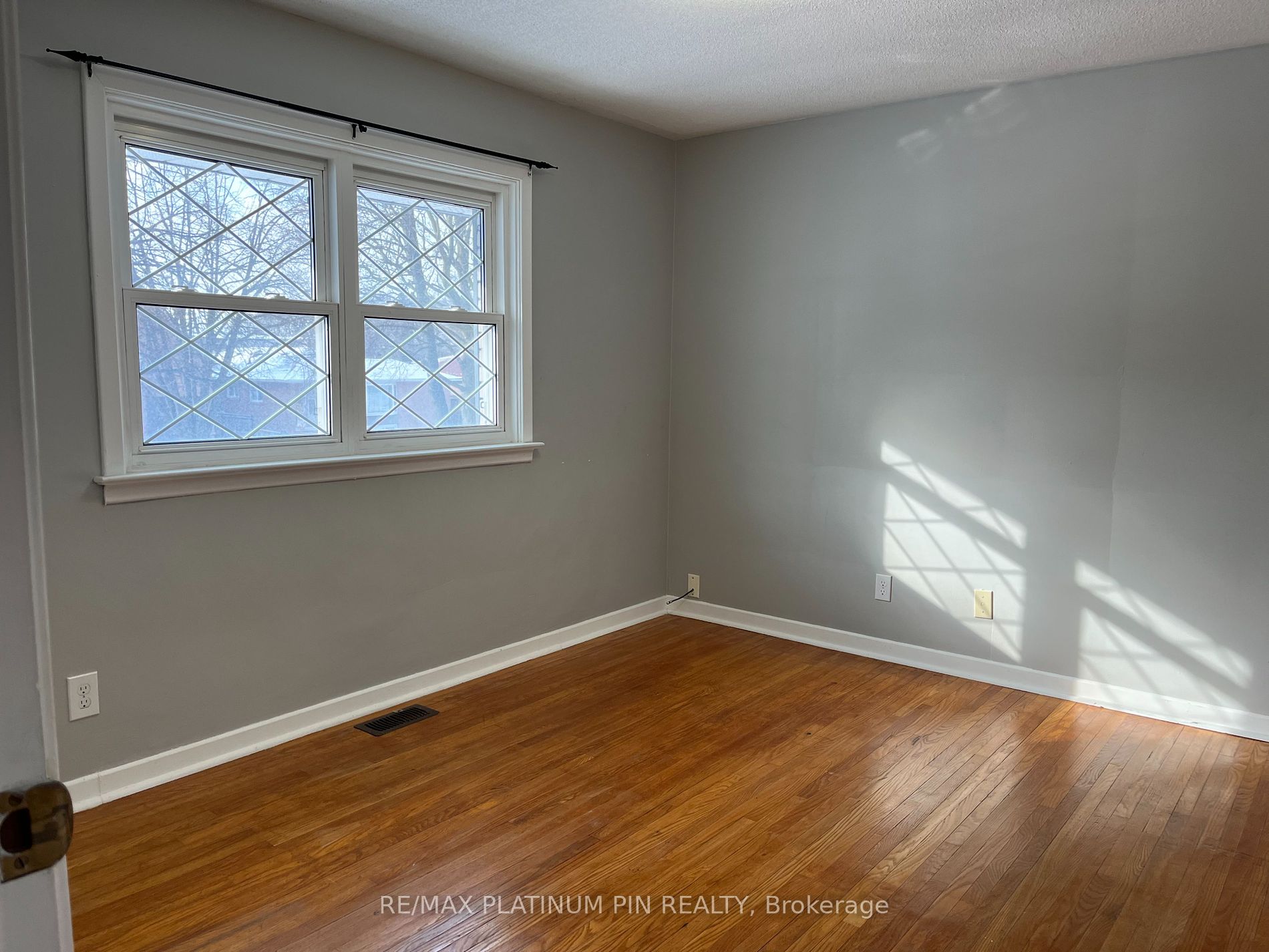 23 Heatherwood Rd