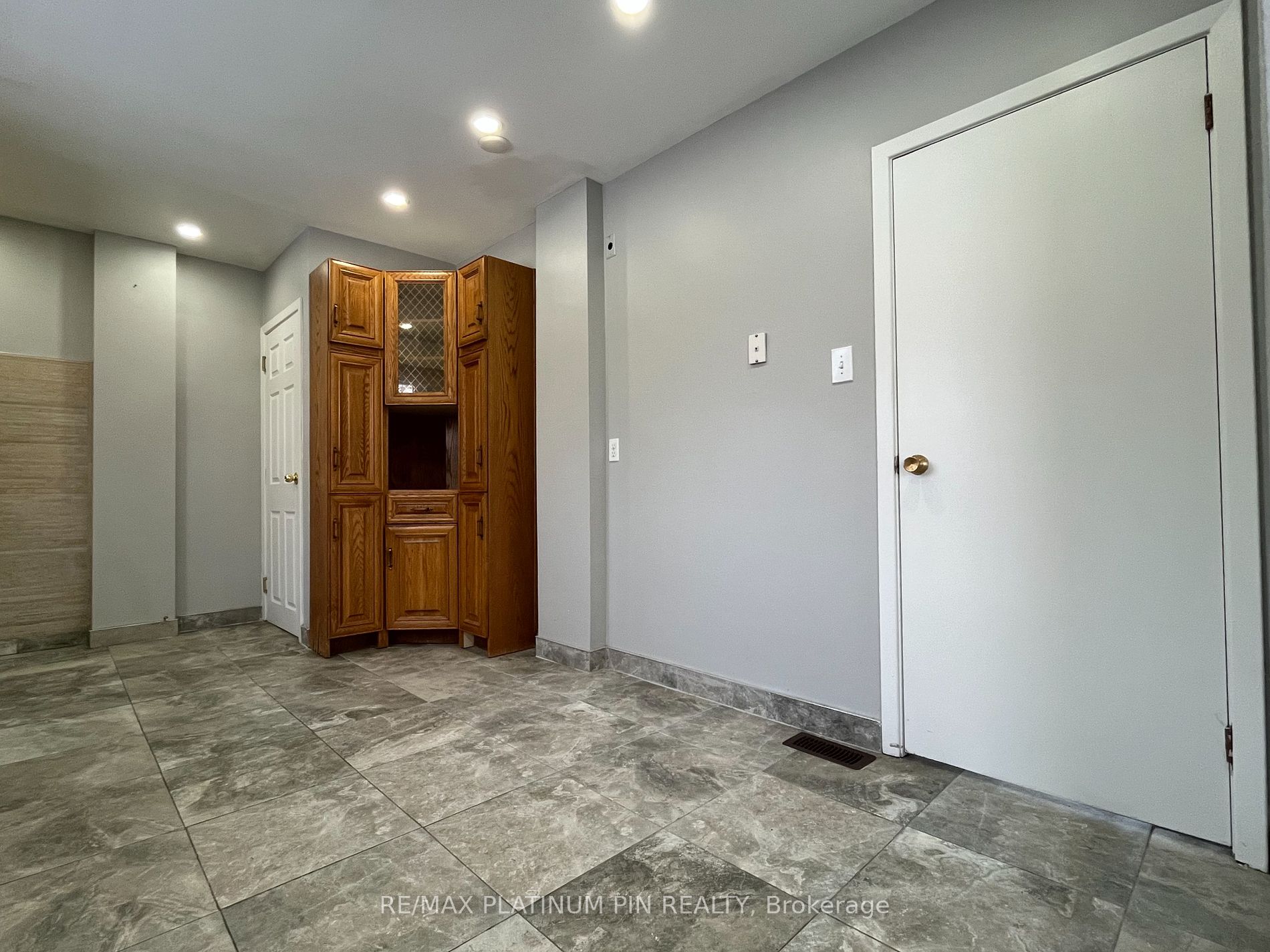 23 Heatherwood Rd
