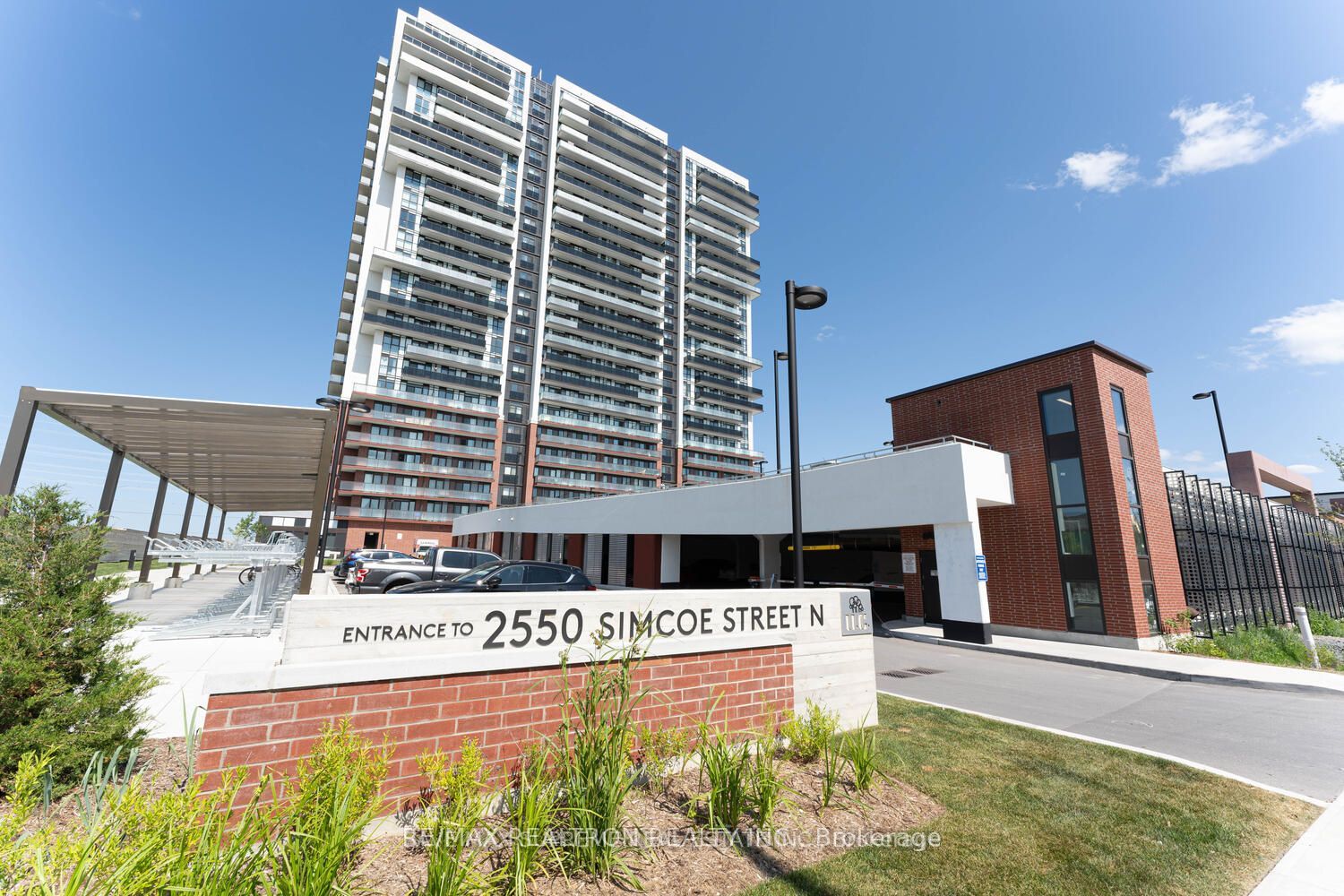 2550 Simcoe St N, #1518