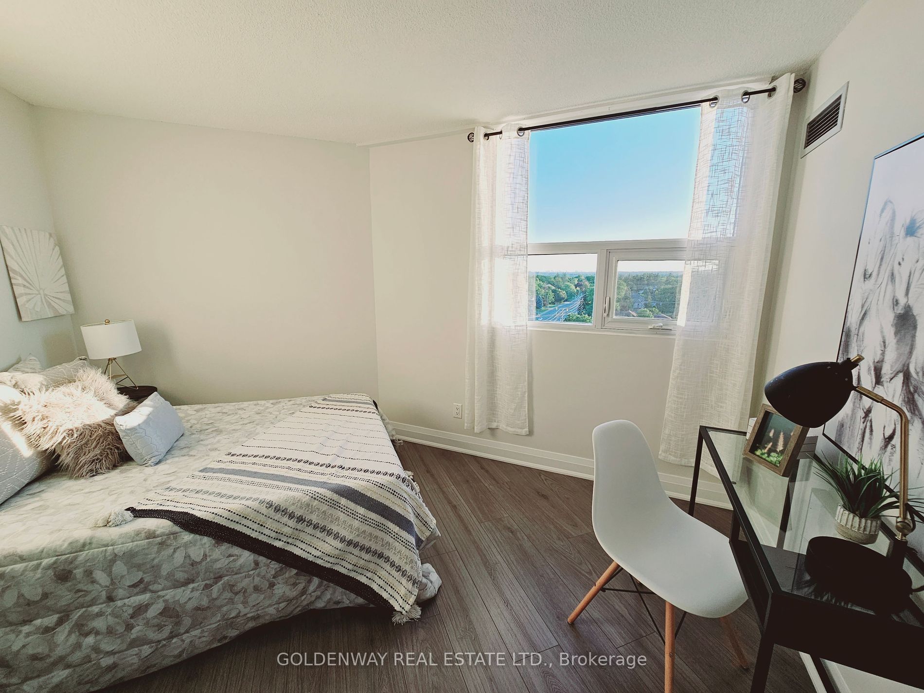 2 Westney Rd N, #1204