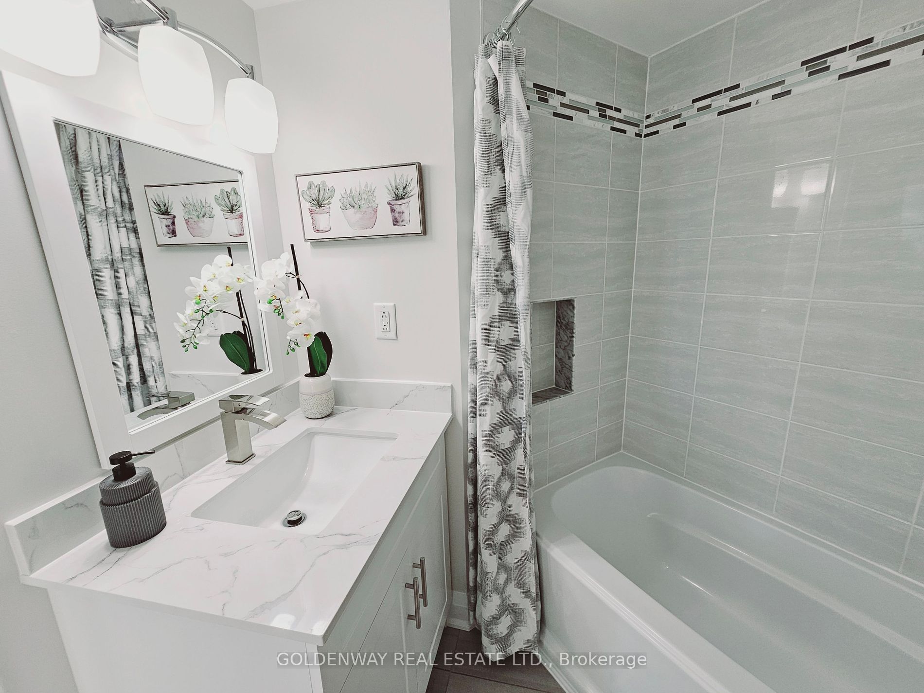2 Westney Rd N, #1204