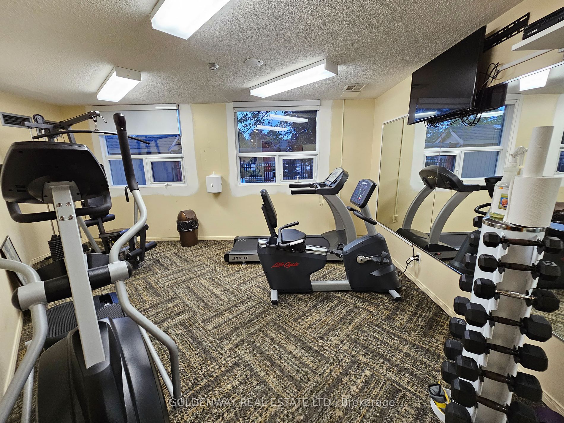 2 Westney Rd N, #1204