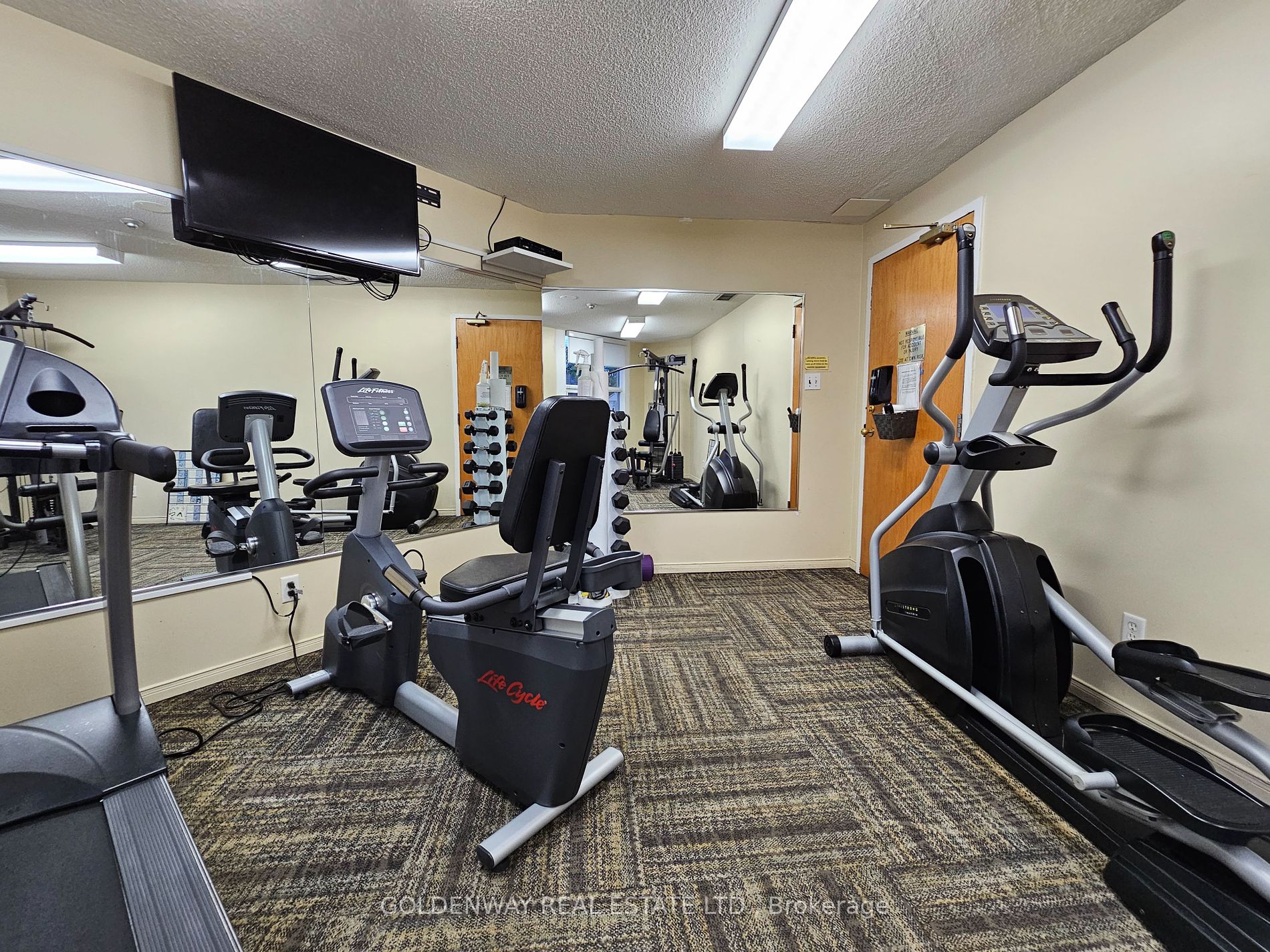 2 Westney Rd N, #1204