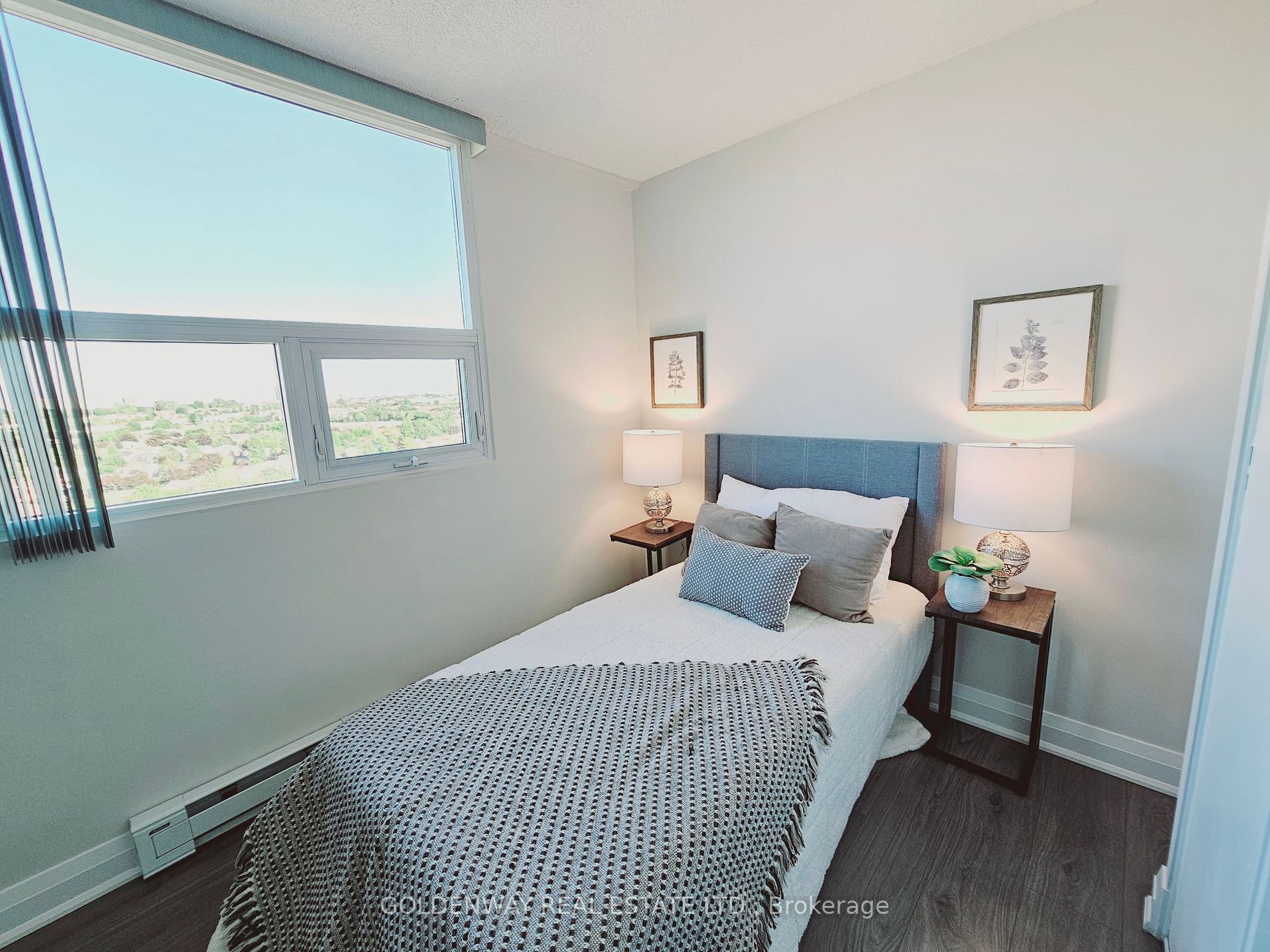 2 Westney Rd N, #1204