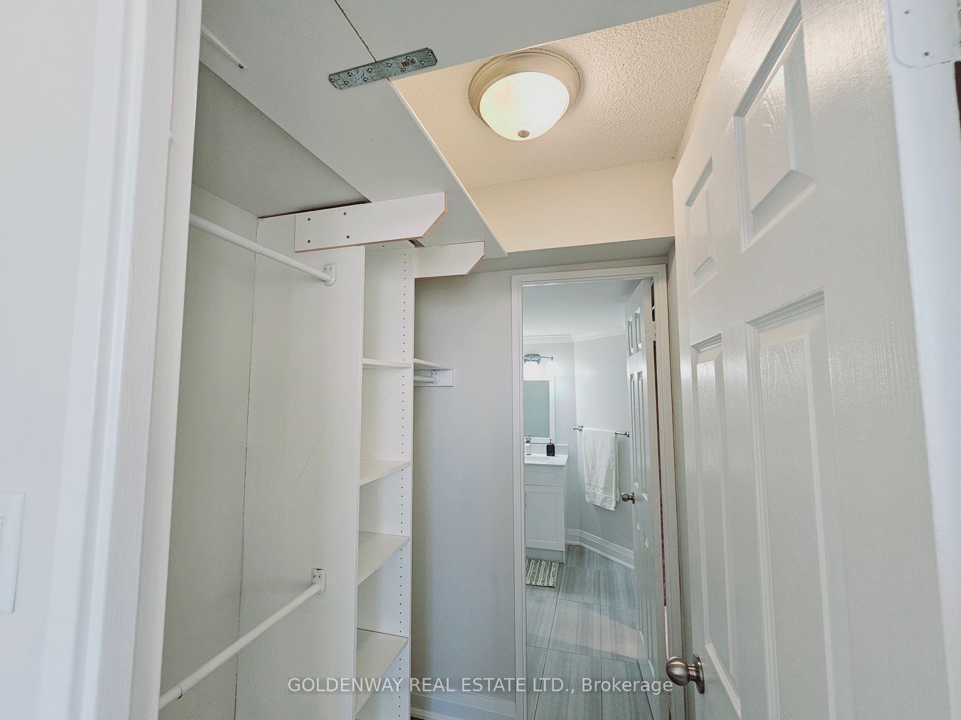 2 Westney Rd N, #1204