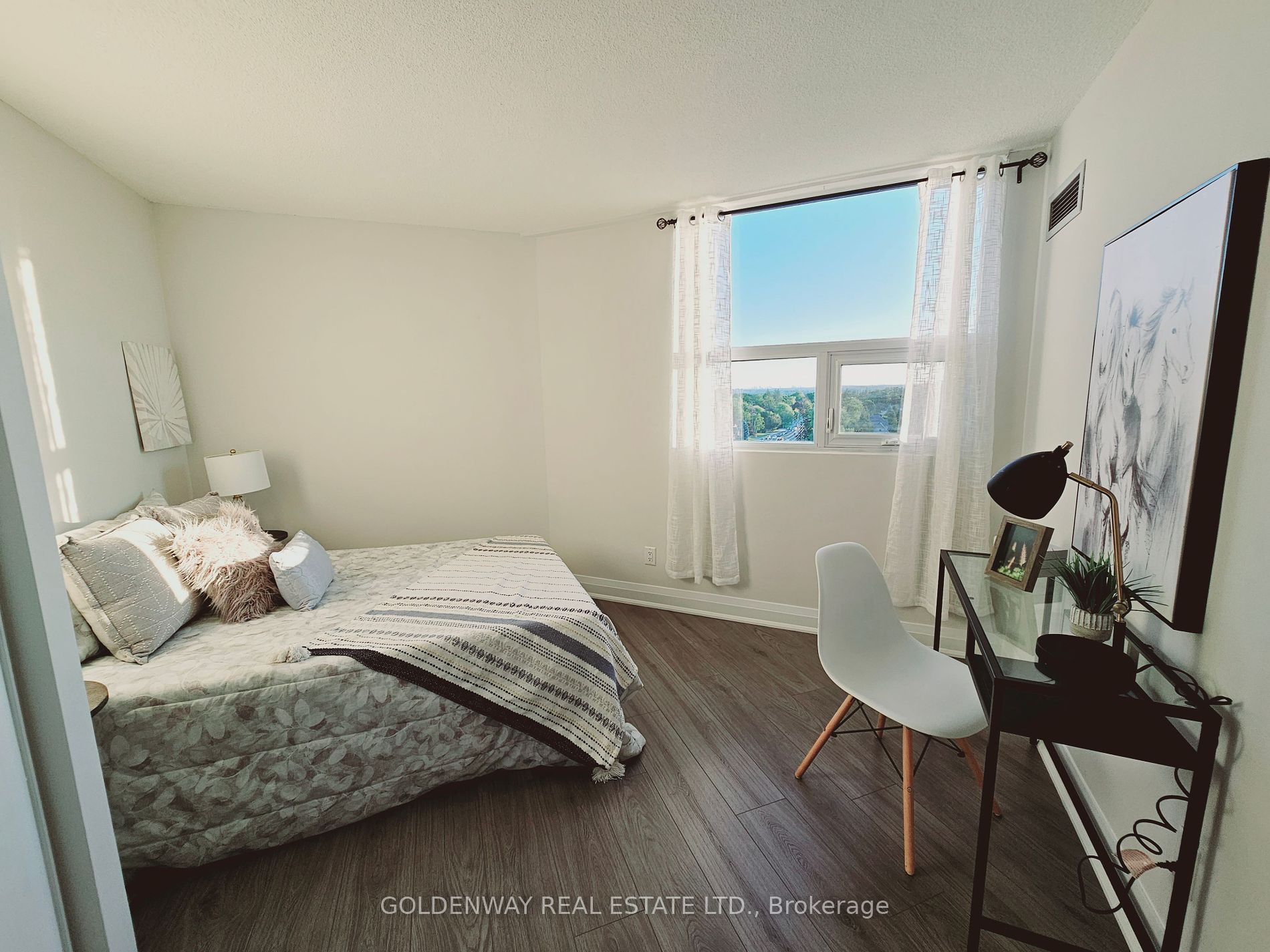 2 Westney Rd N, #1204