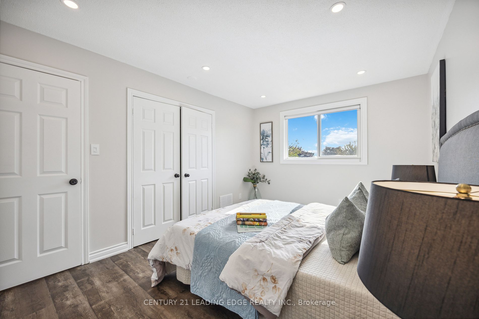 961 Roundelay Drive