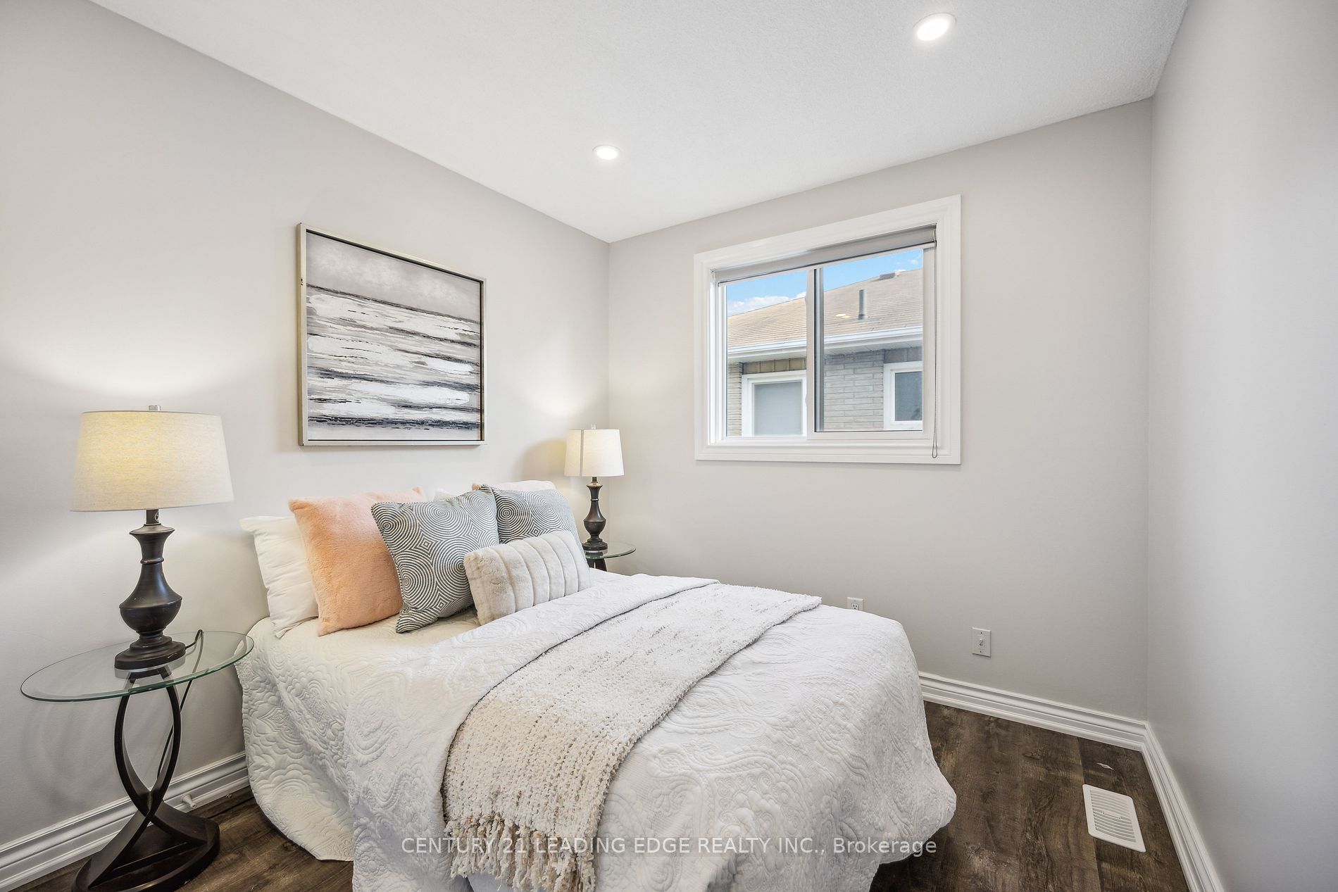 961 Roundelay Drive