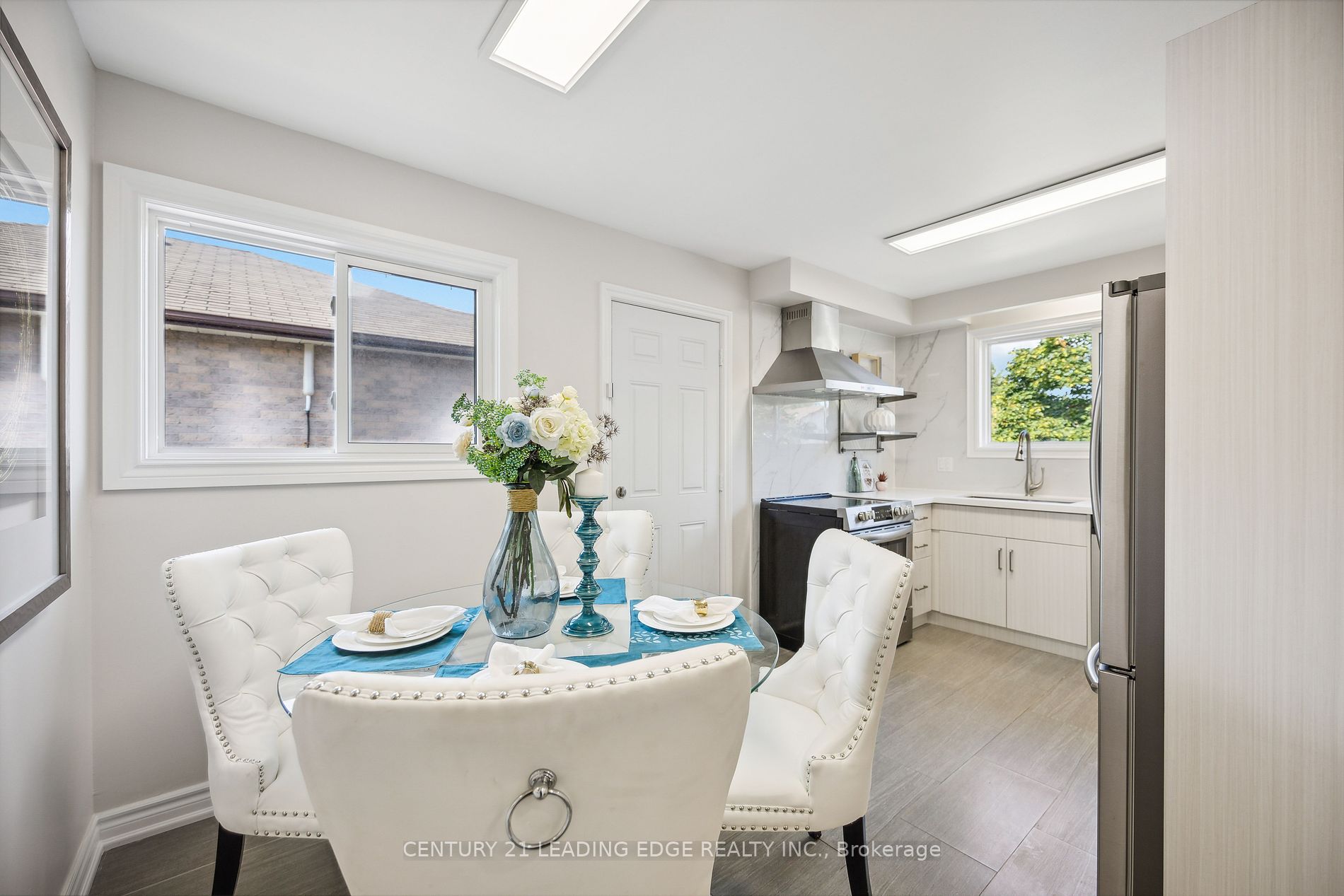 961 Roundelay Drive