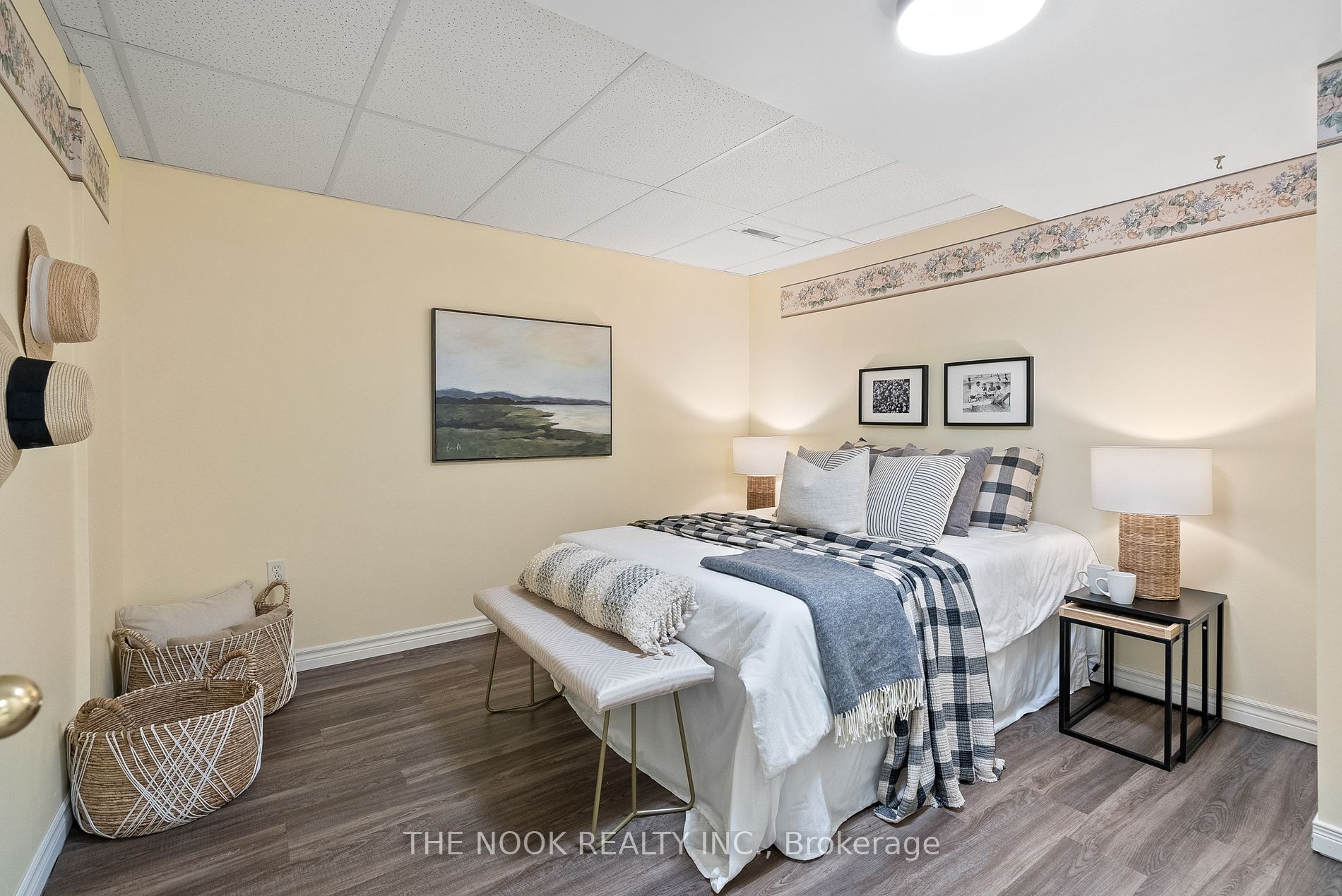 100 Mcfeeters Cres