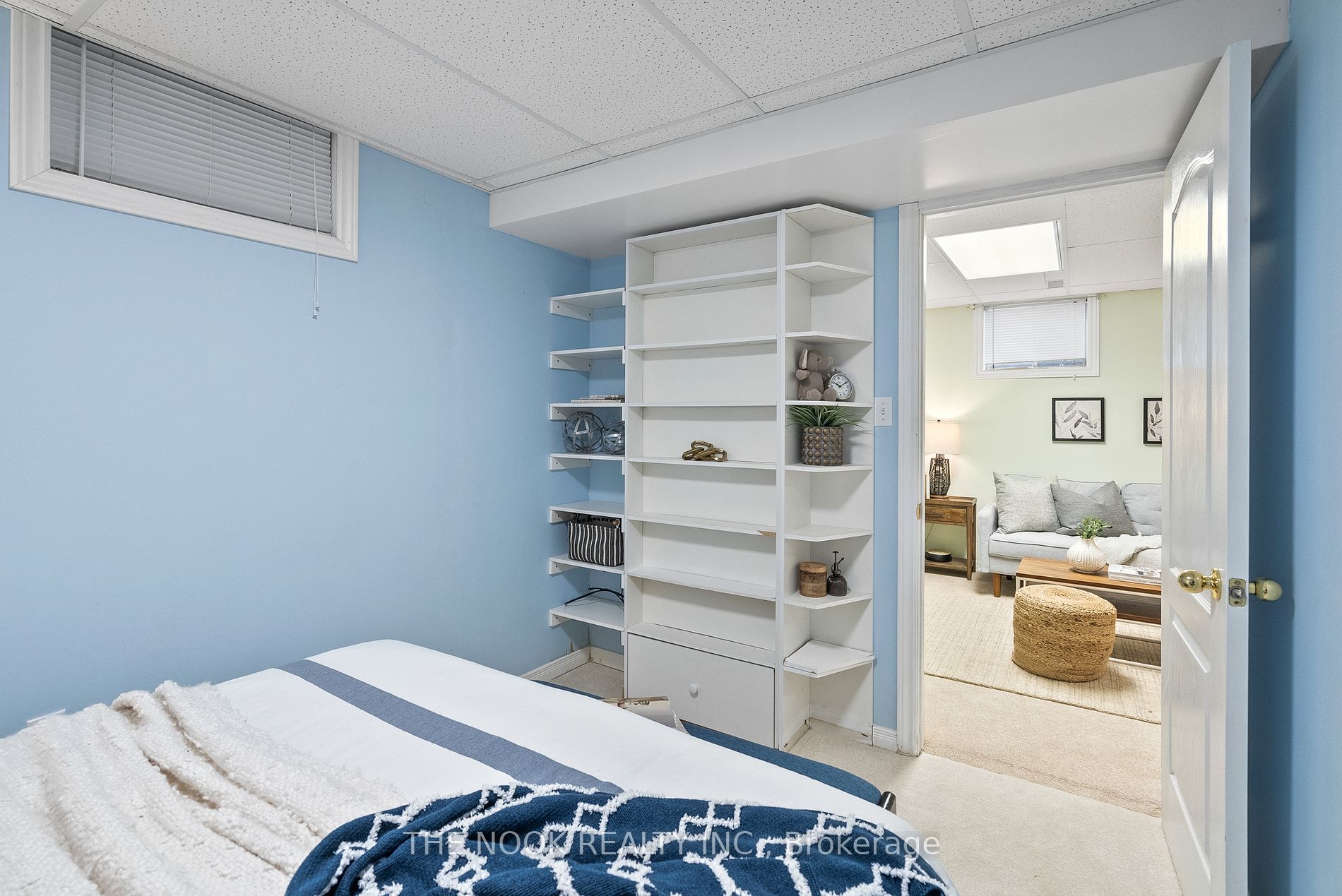 100 Mcfeeters Cres