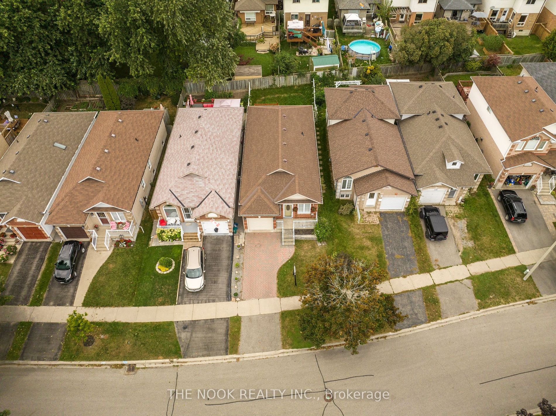 100 Mcfeeters Cres