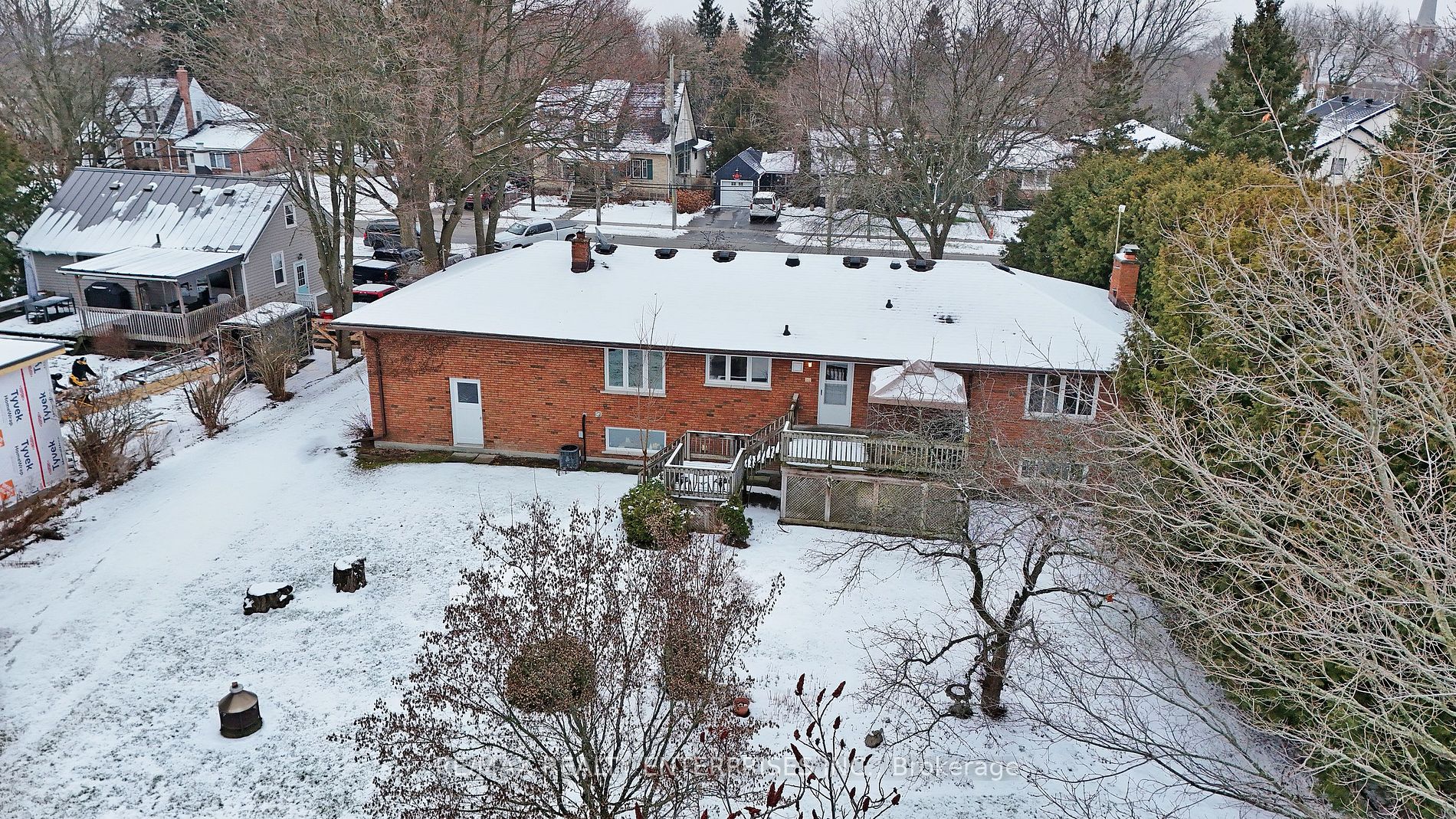 52 Columbus Road E