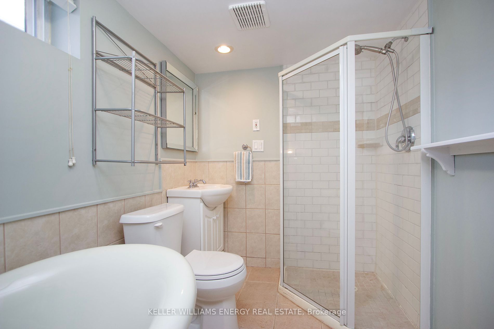 356 Gliddon Ave, #Lower