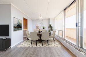 2 Glamorgan Ave, #1205