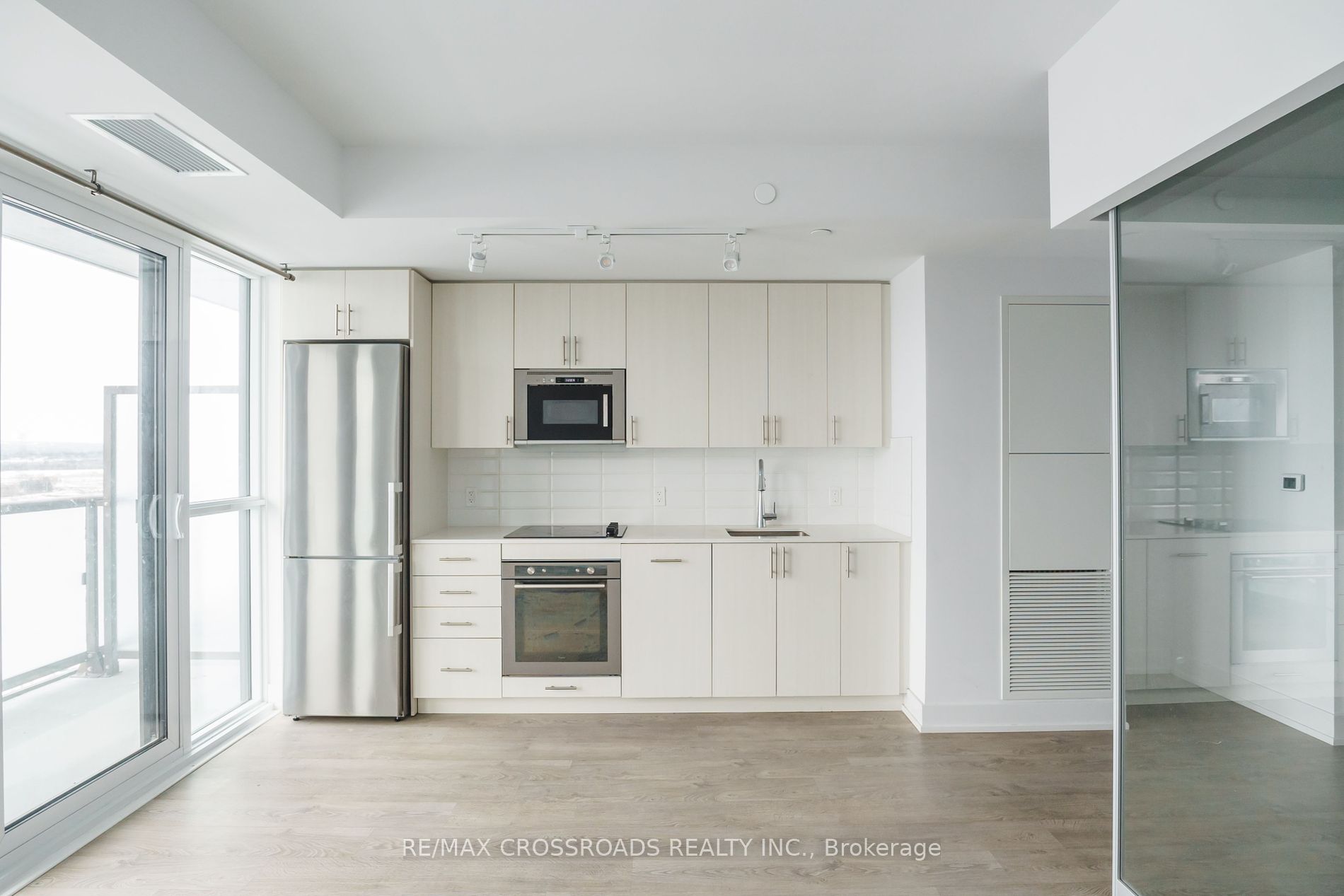 2550 Simcoe Street N, #1501
