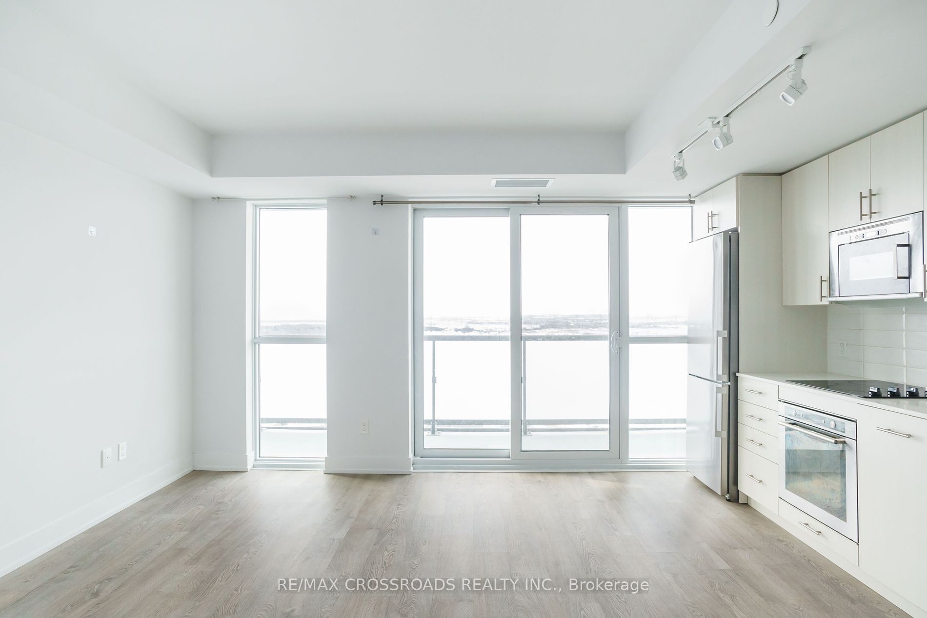 2550 Simcoe Street N, #1501
