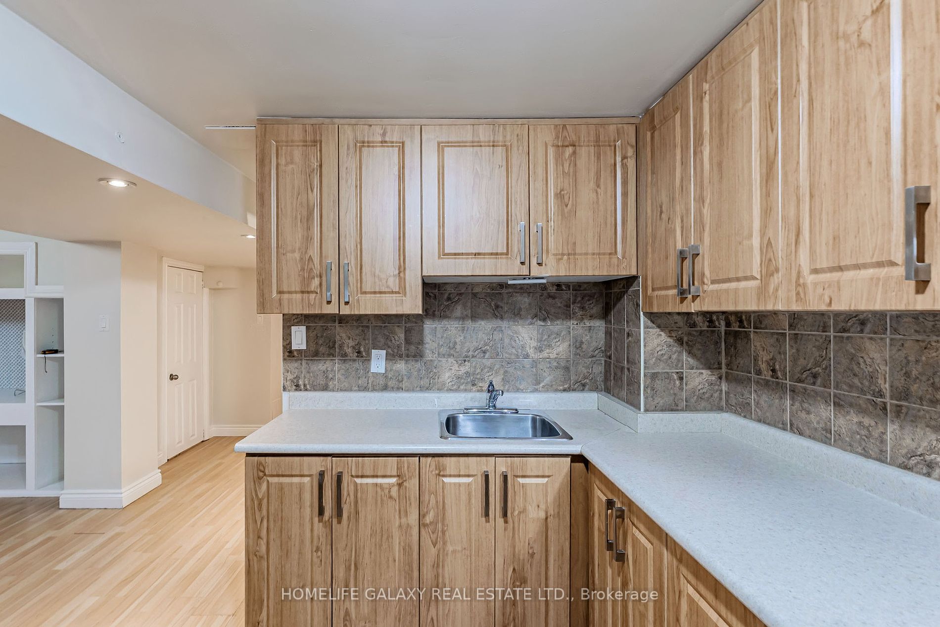 19 Thackery Dr