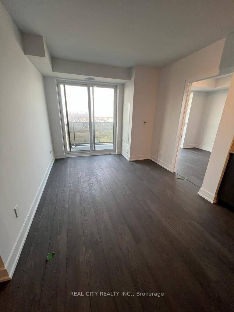 2550 Simcoe Street N, #1004
