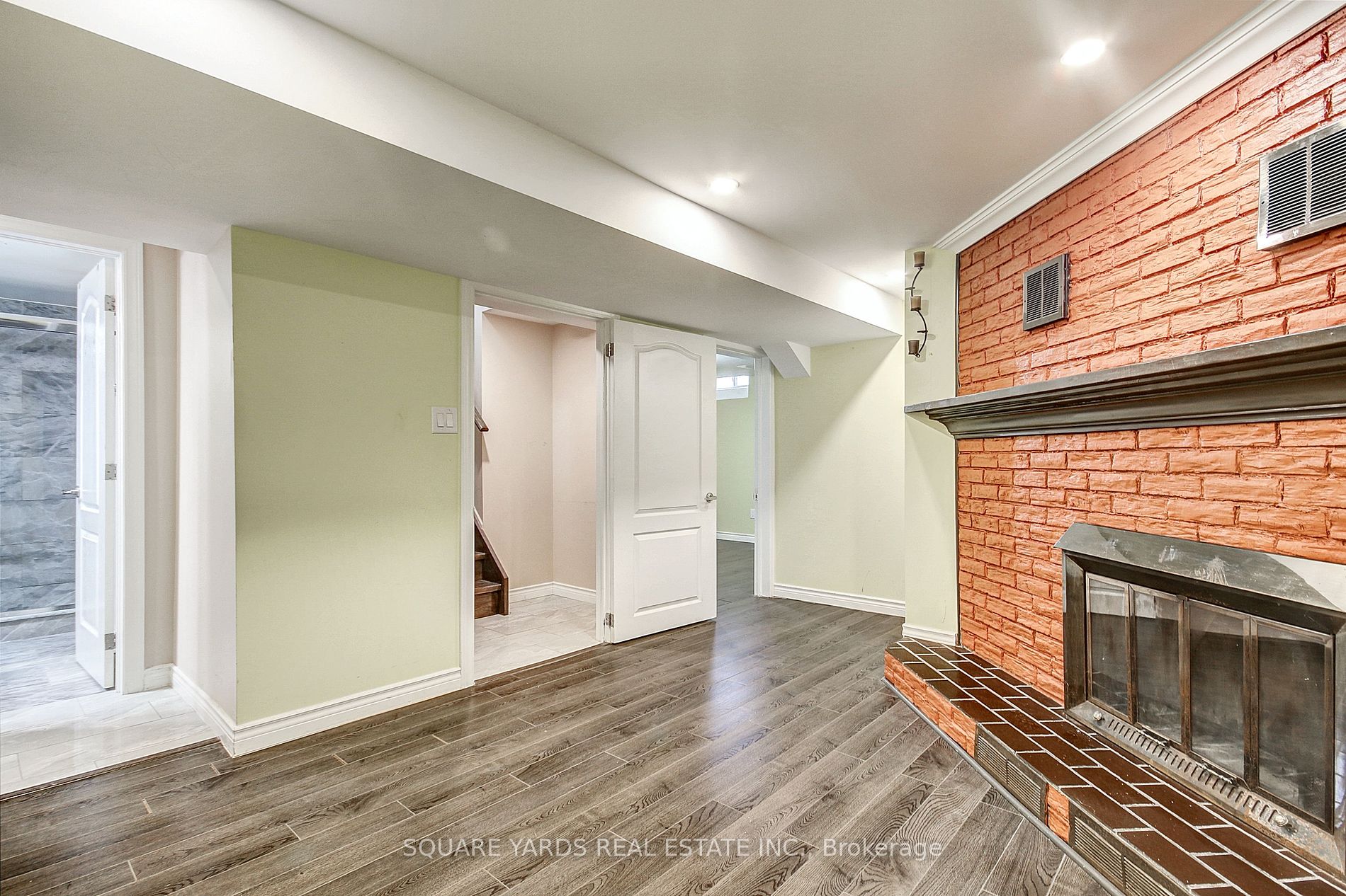 14 Agate Rd