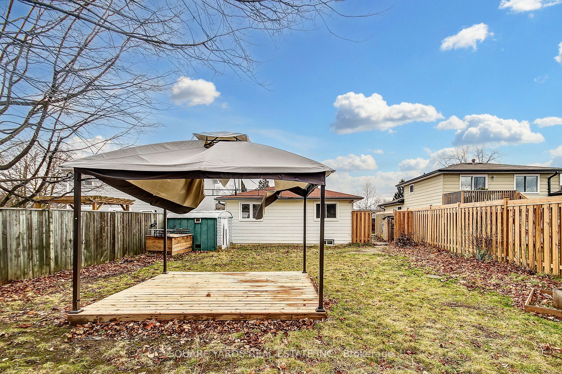 14 Agate Rd