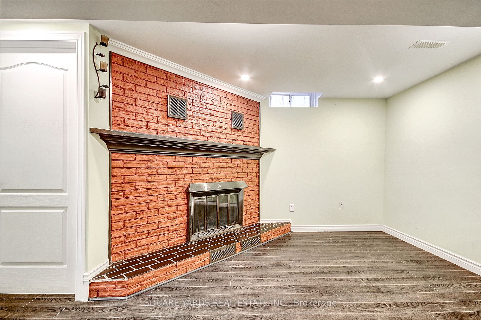 14 Agate Rd