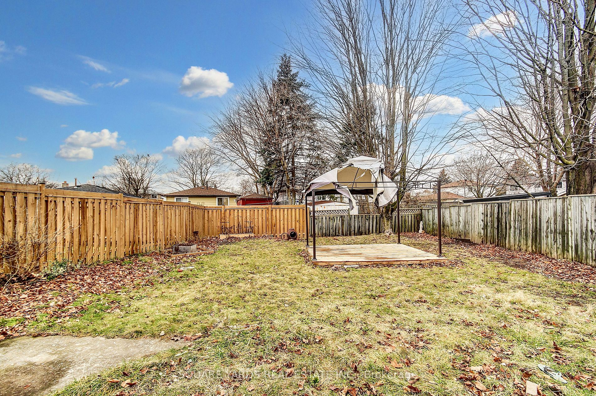 14 Agate Rd