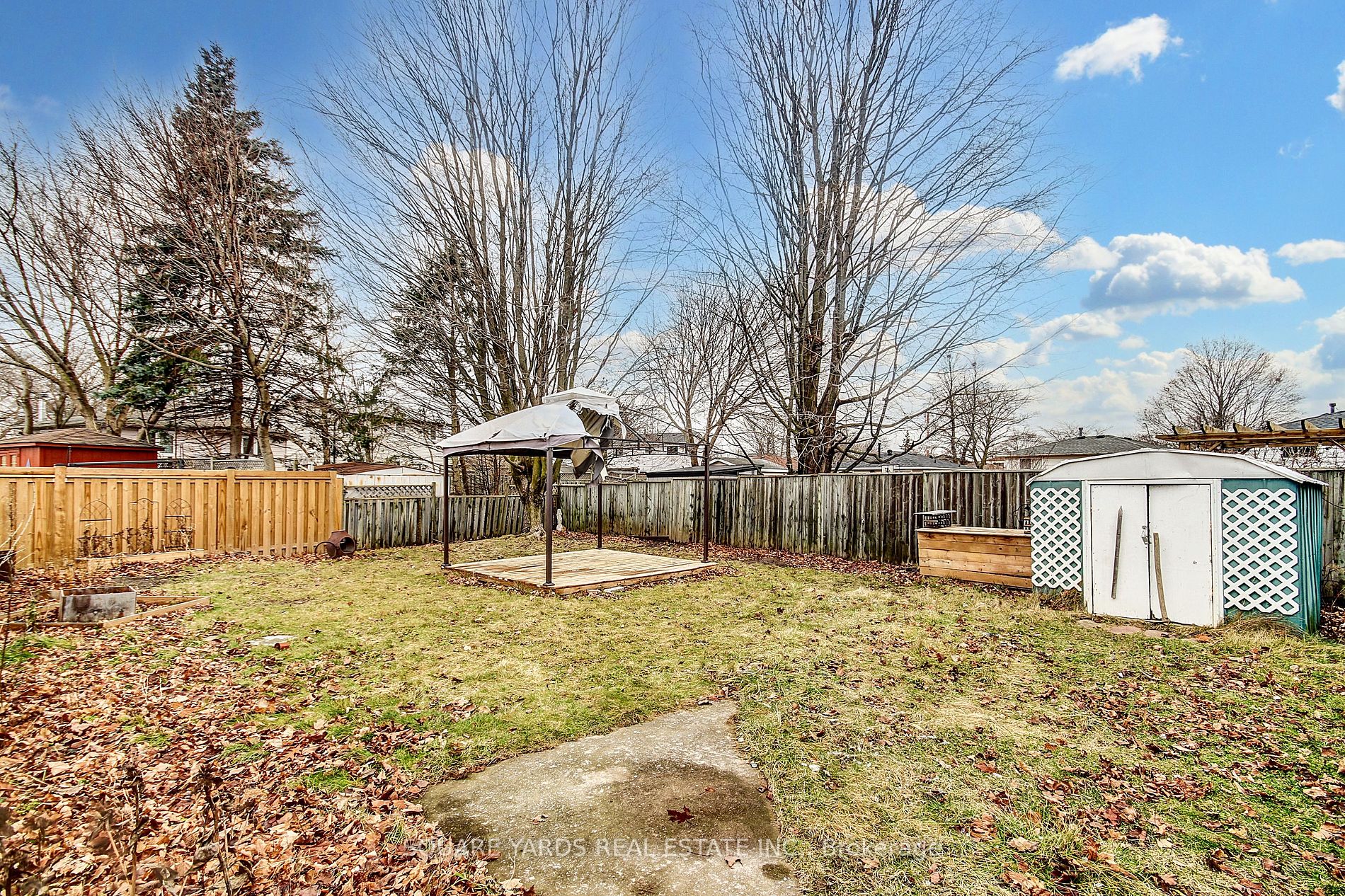14 Agate Rd