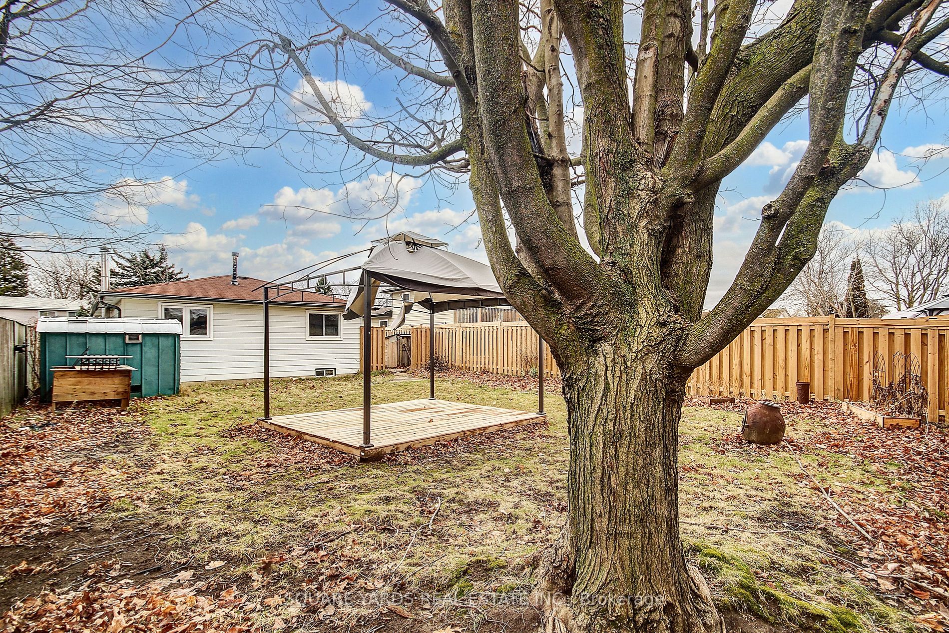 14 Agate Rd