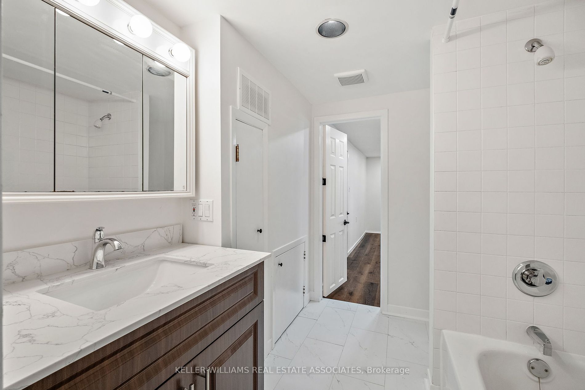 916 Greenwood Cres
