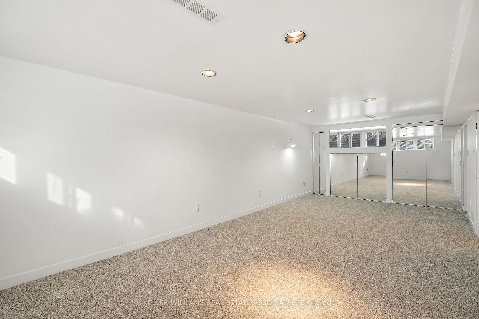 916 Greenwood Cres