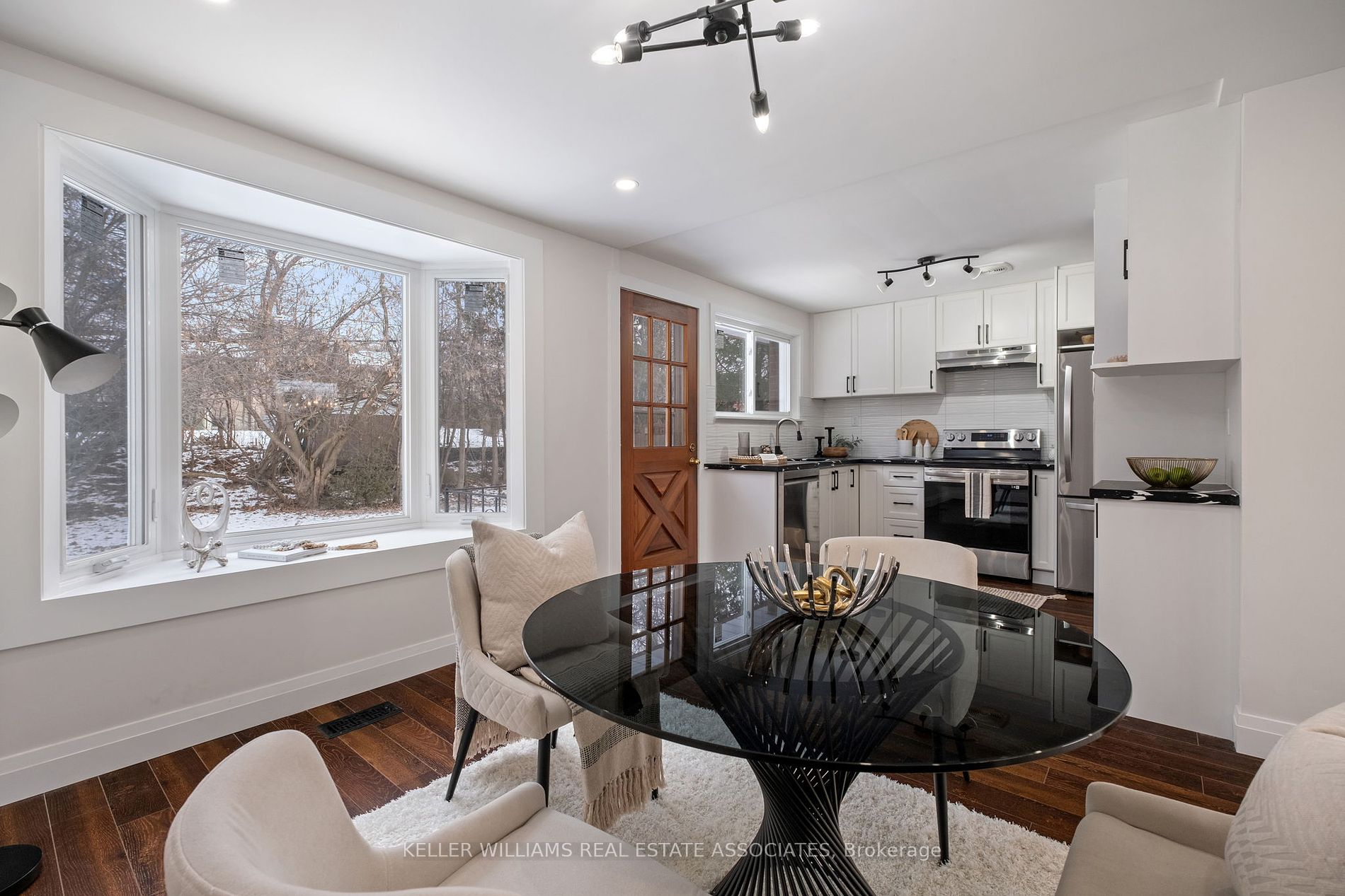 916 Greenwood Cres