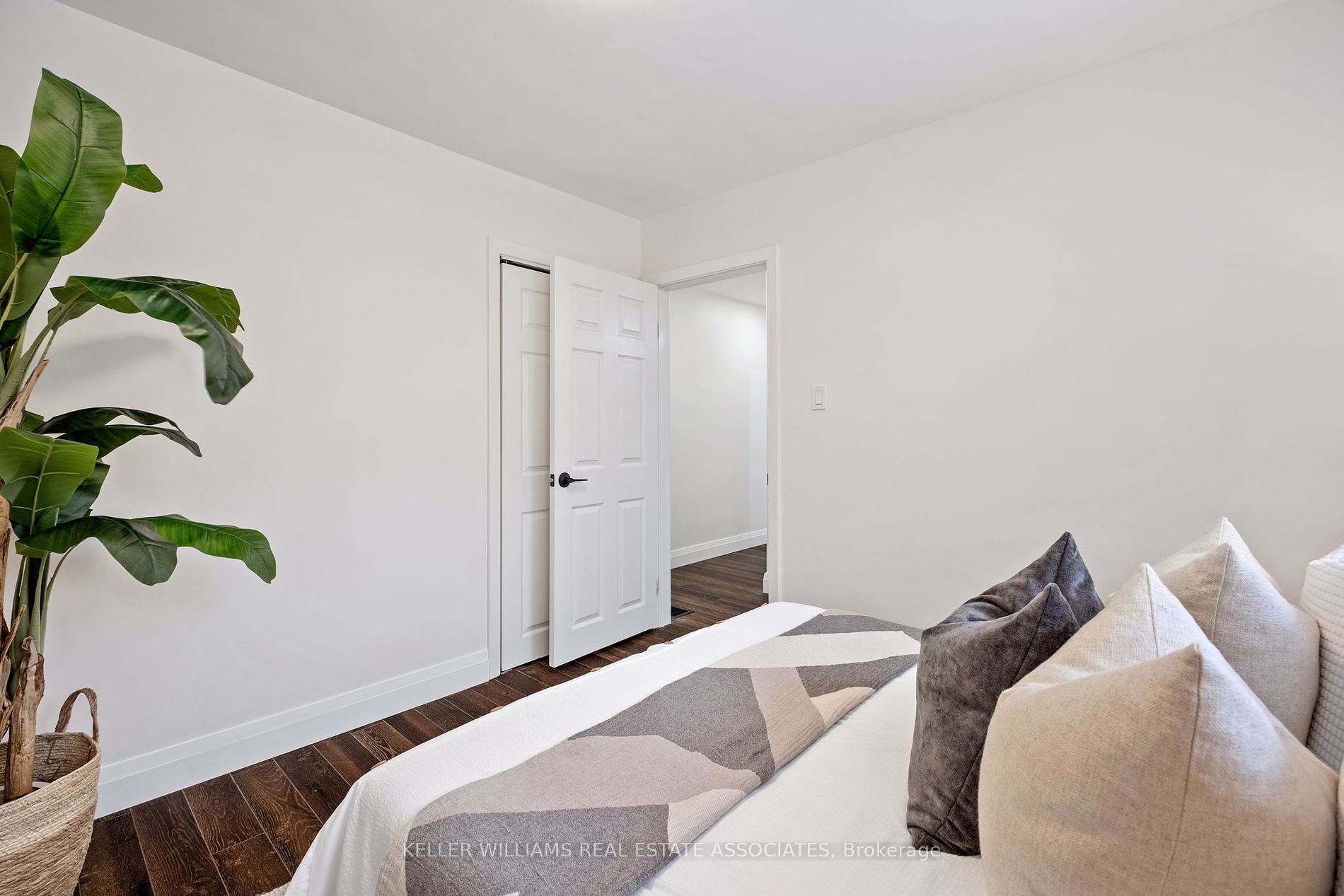 916 Greenwood Cres