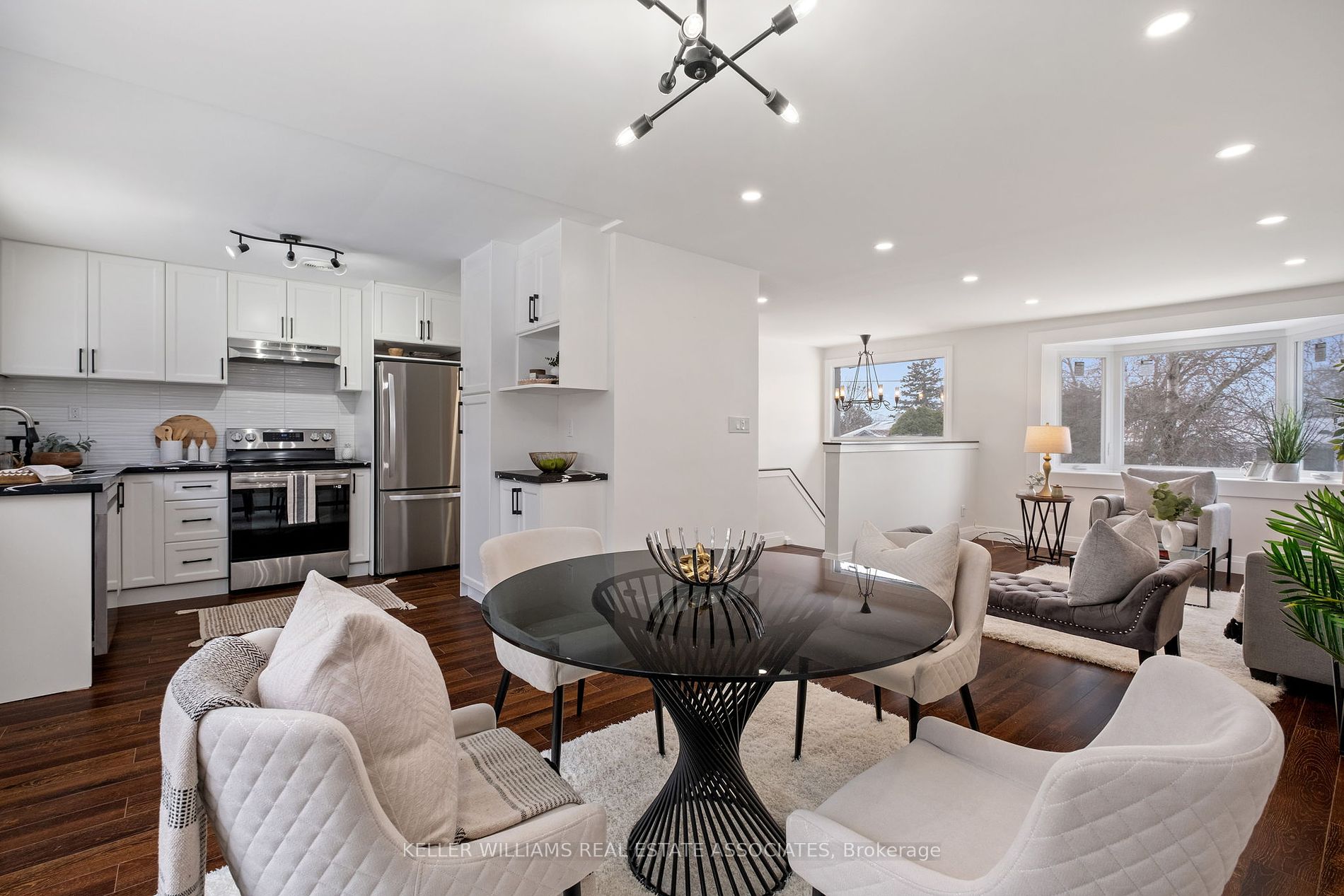 916 Greenwood Cres