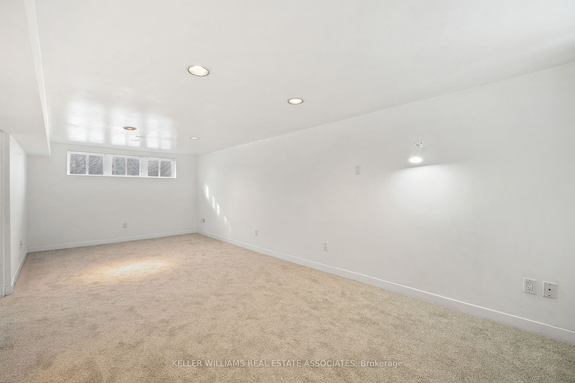 916 Greenwood Cres