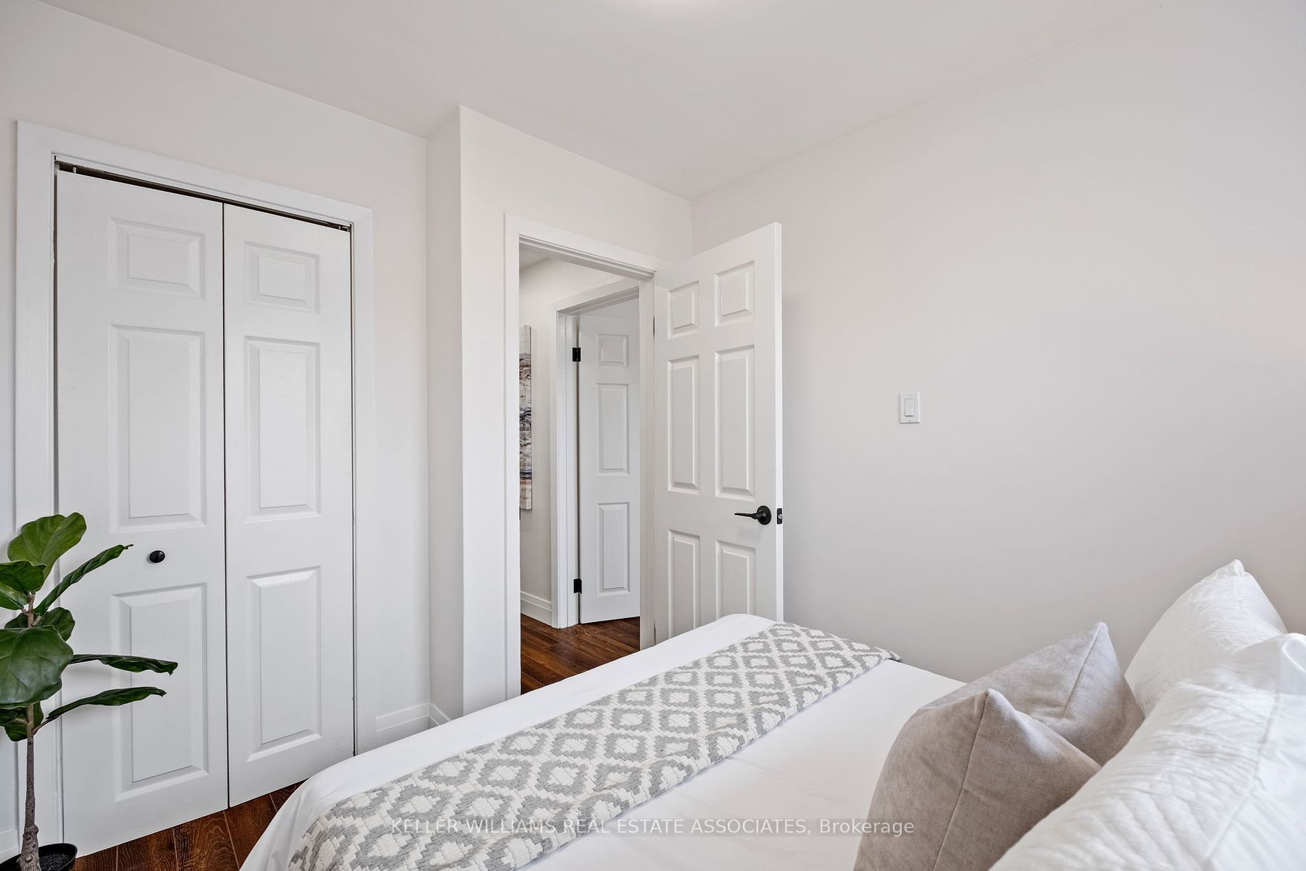 916 Greenwood Cres