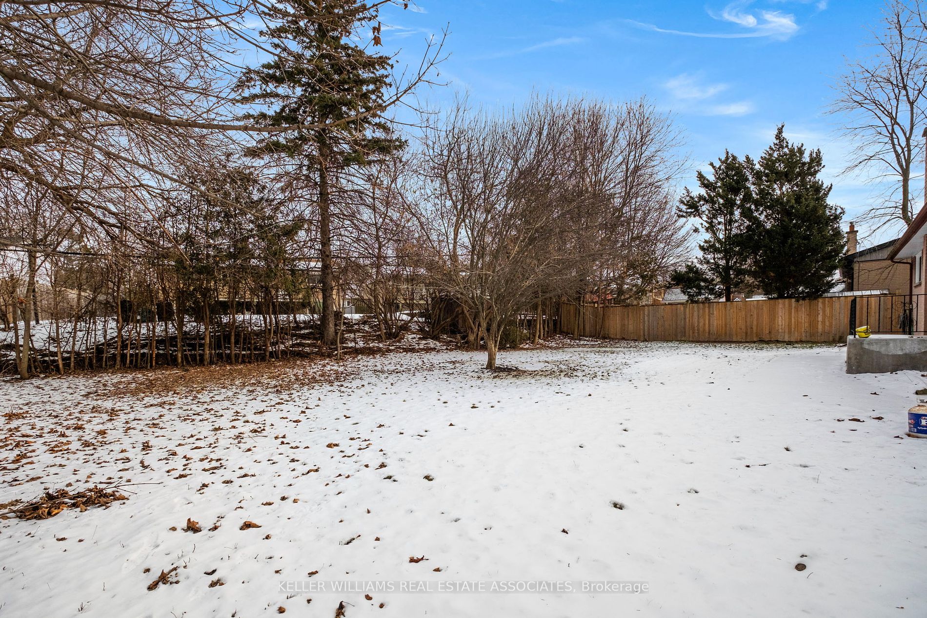 916 Greenwood Cres