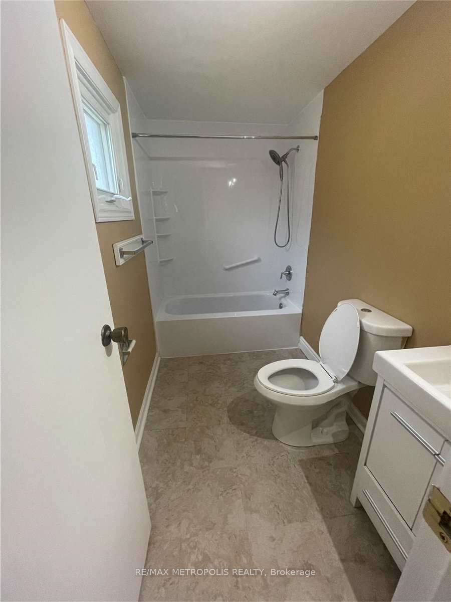 47 Gilmour Dr