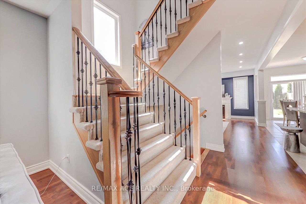 142 Hurst Dr