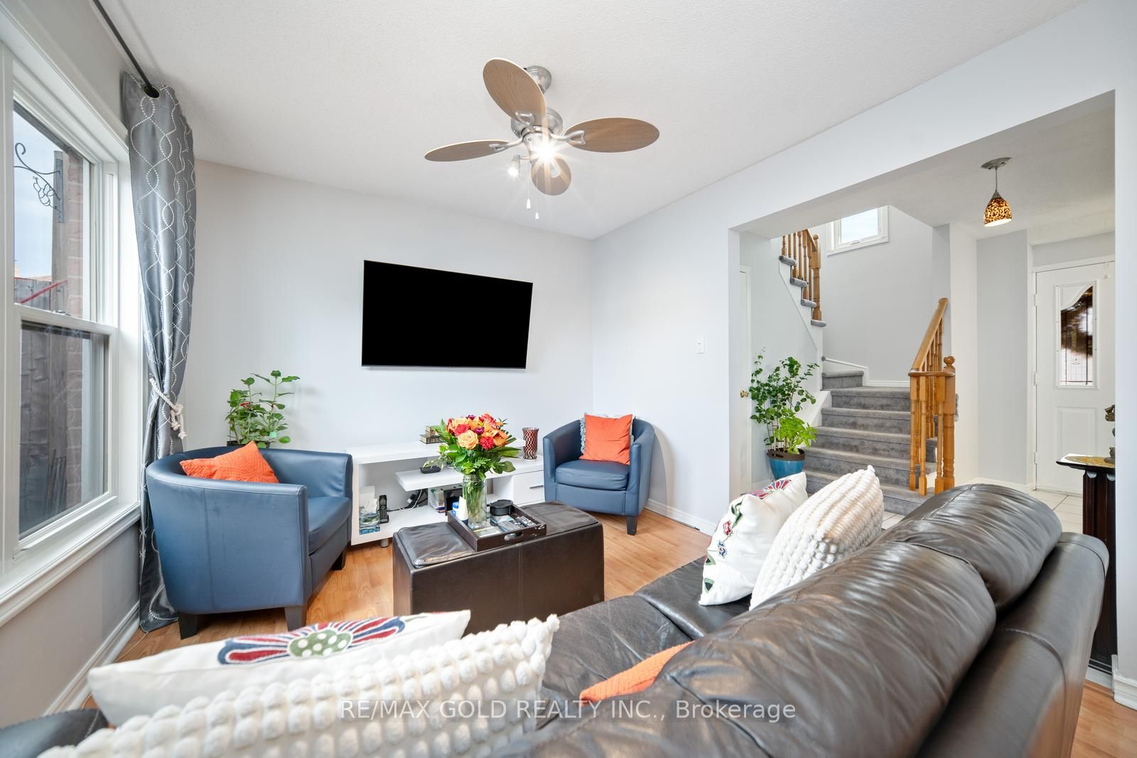 82 Wright Cres